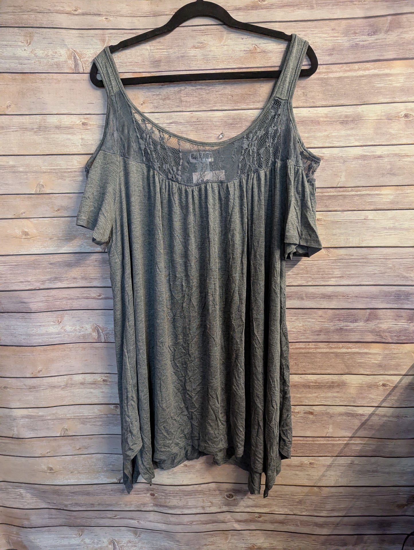 3xl canari lace cold shoulder top