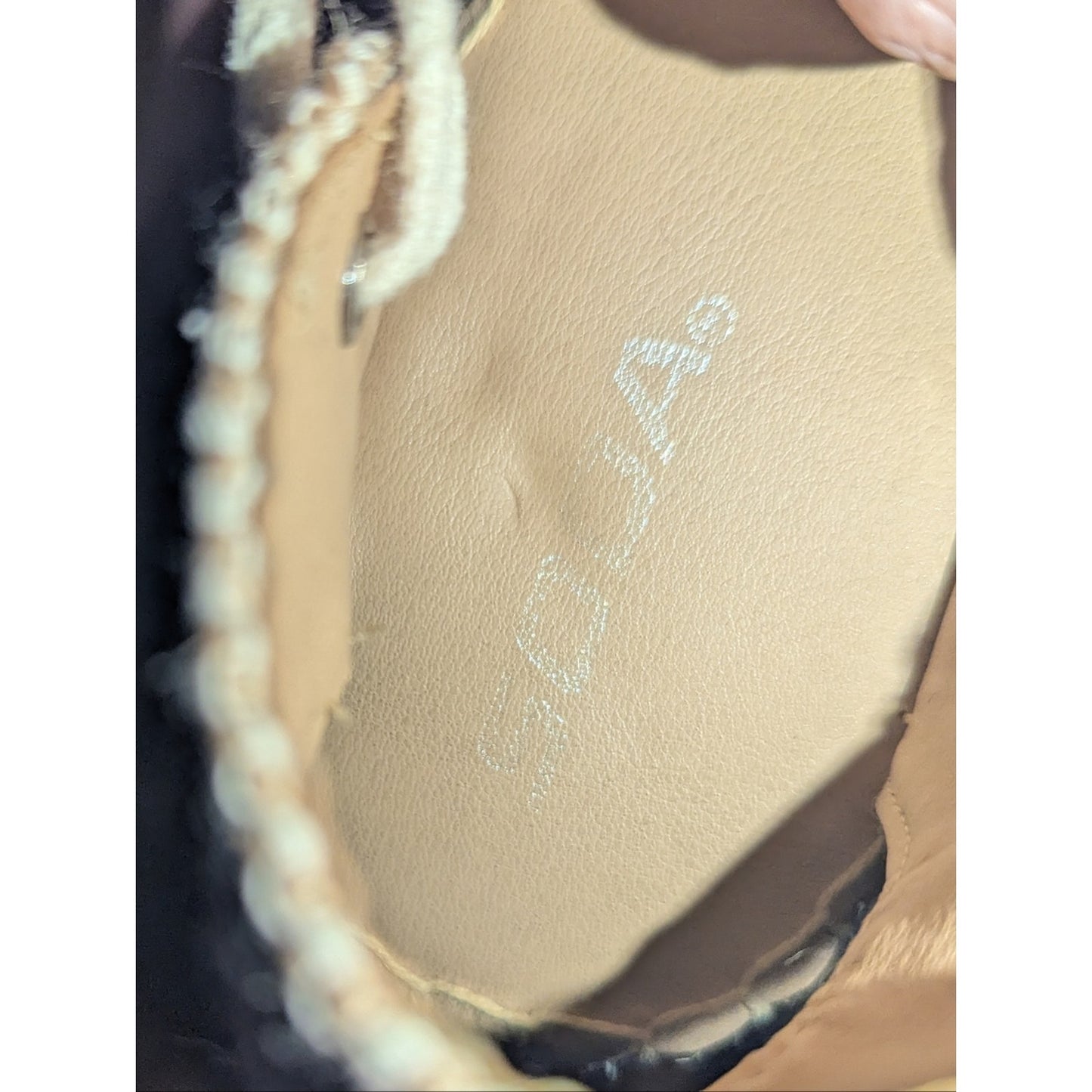 Soda Lace Up Espadrille Flats Women’s Size 8.5 Beige Canvas Ankle Wrap Casual