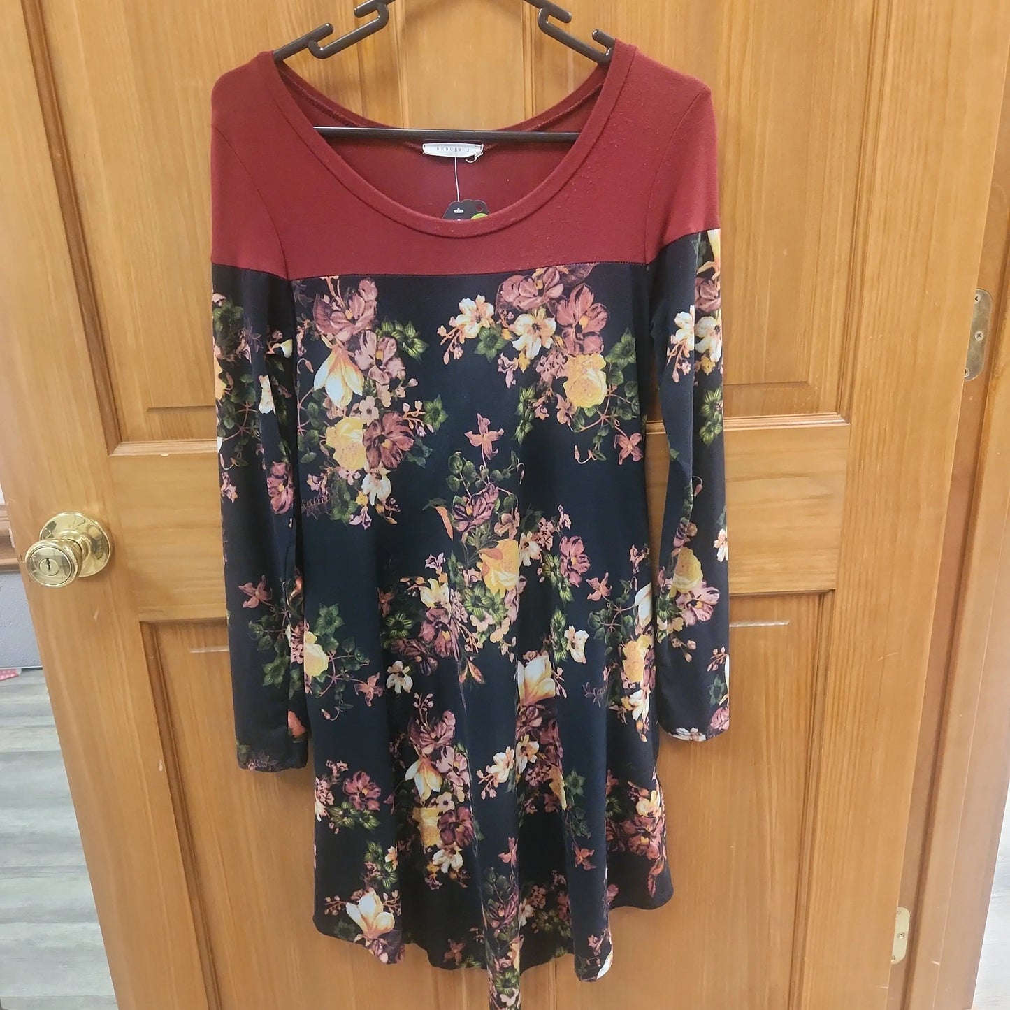 Maroon/Black Floral RS 51 - Scarlett's Riverside Boutique