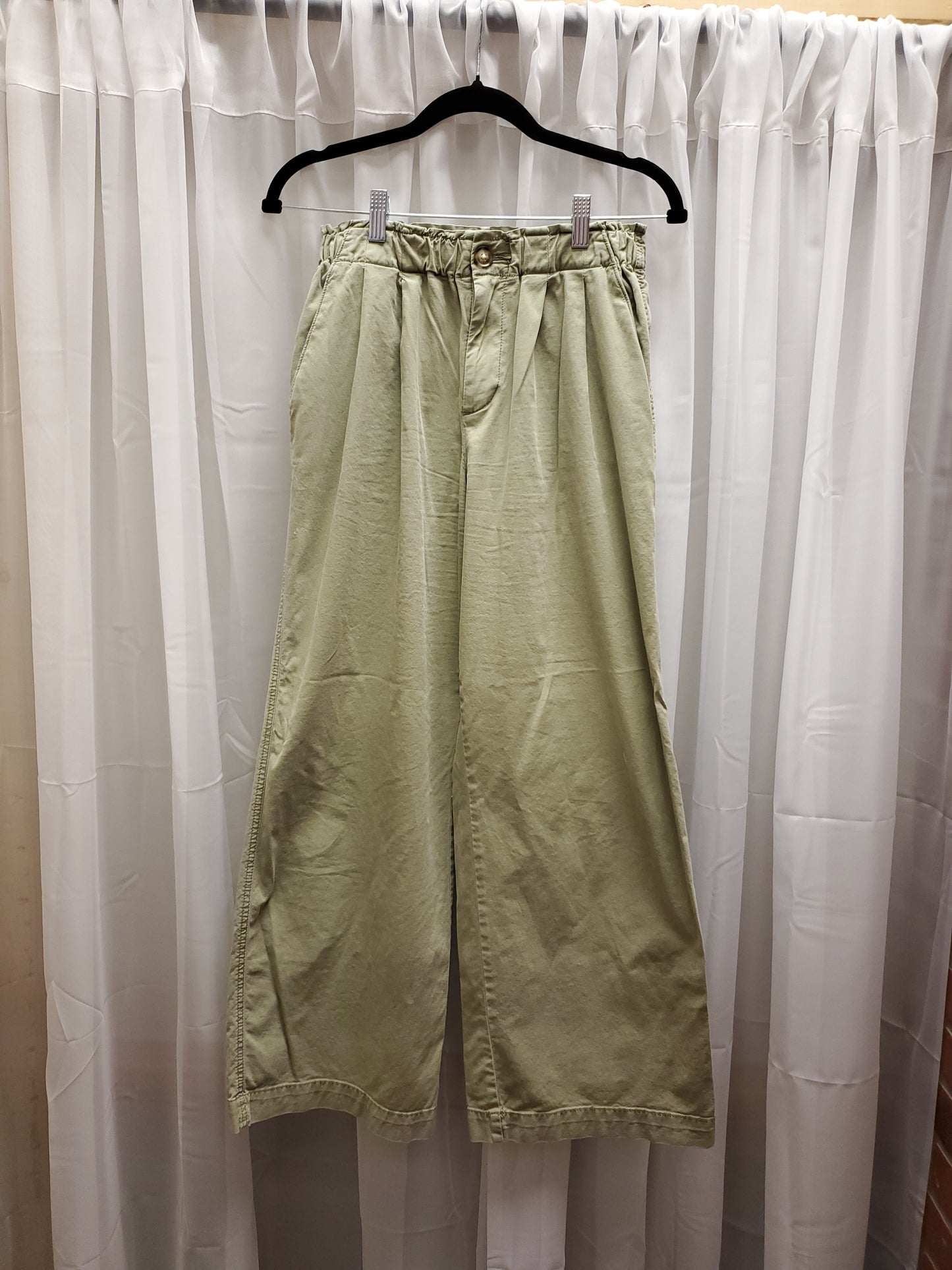 Loft Green Pants. Size XS. RS 80 - Scarlett's Riverside Boutique