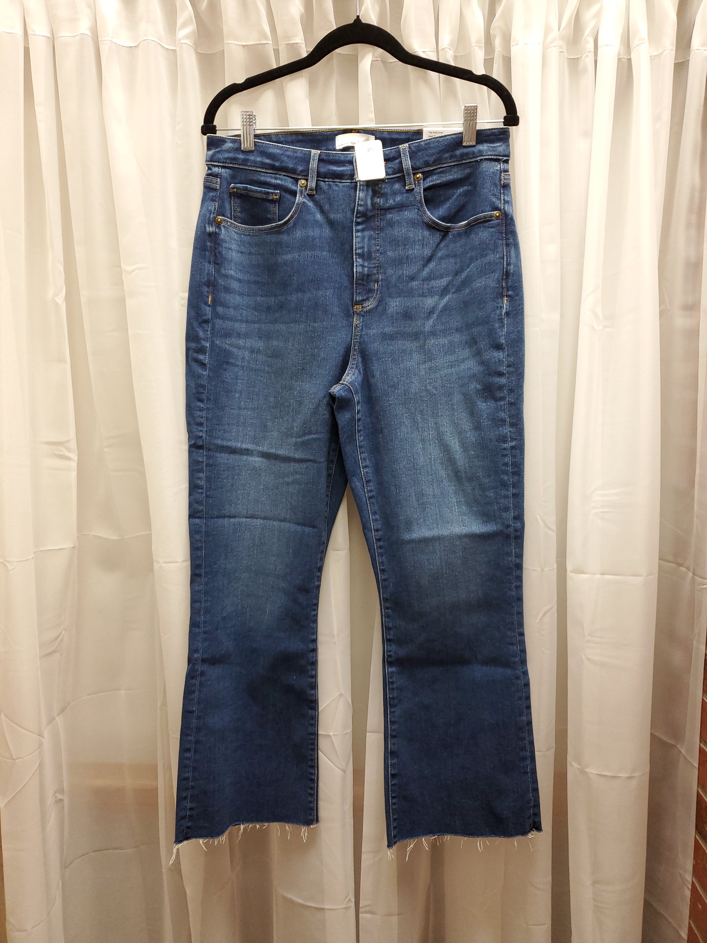 Loft. The Curvy Kick Crop Blue Jeans. Size 12. RS 29. - Scarlett's Riverside Boutique