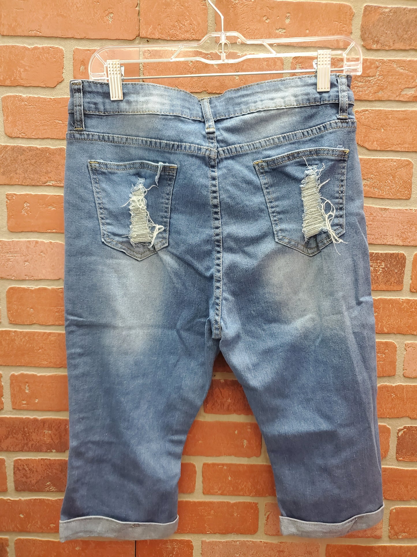 Blue Jean Knee Capri. Size 13. RS 9 - Scarlett's Riverside Boutique