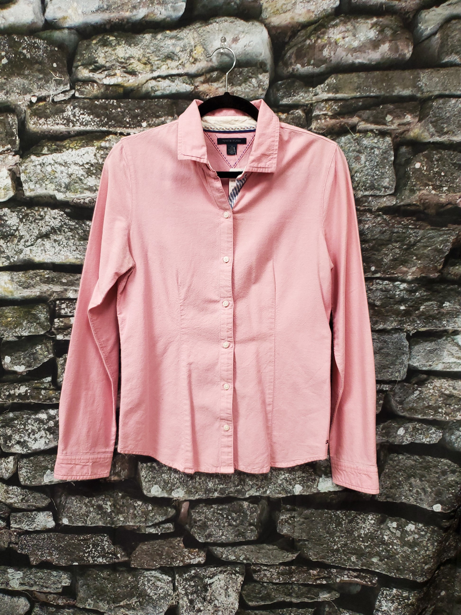 Tommy Hilfiger Pink Button Up Blouse. Size M. RS 84 - Scarlett's Riverside Boutique