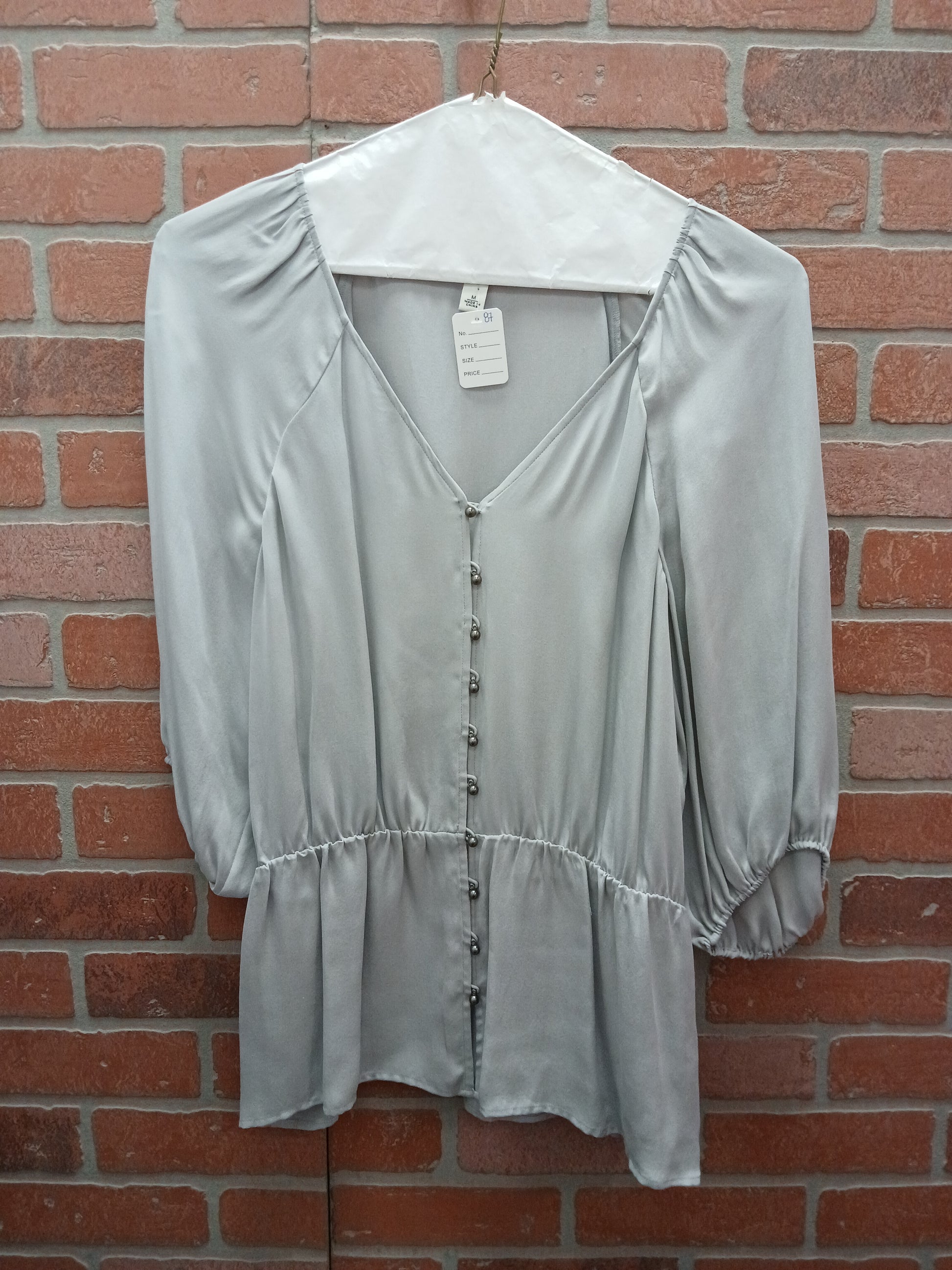 Banana Republic Grey Blouse. Size M. RS 87 - Scarlett's Riverside Boutique