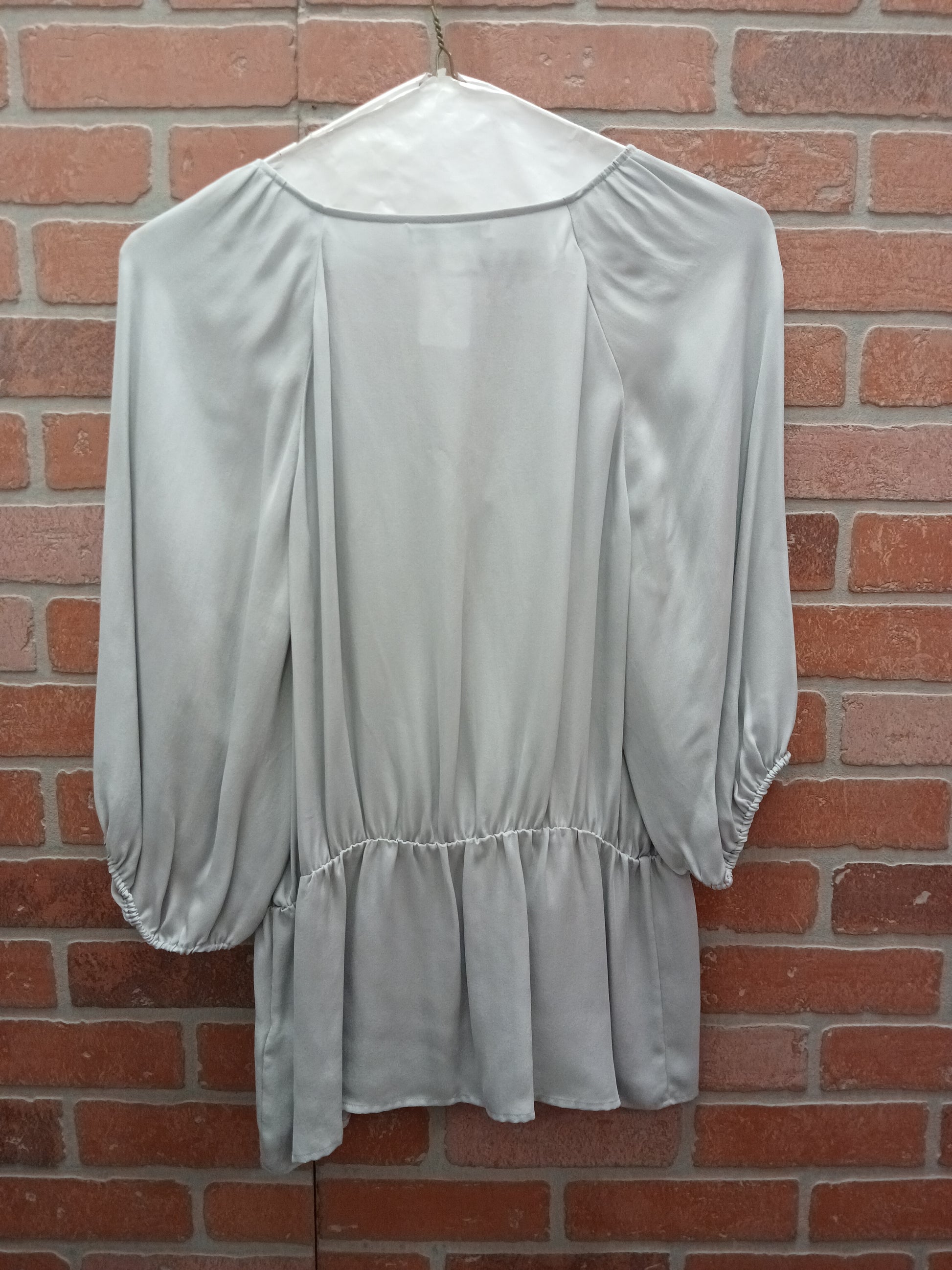 Banana Republic Grey Blouse. Size M. RS 87 - Scarlett's Riverside Boutique
