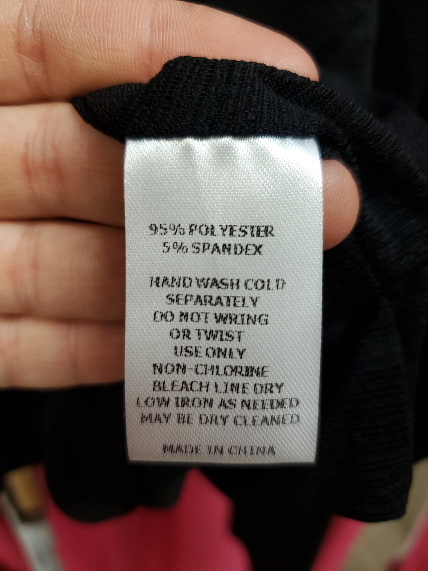 Painted Threads Black Cold Shoulder Crop. Size L. RS 81 - Scarlett's Riverside Boutique