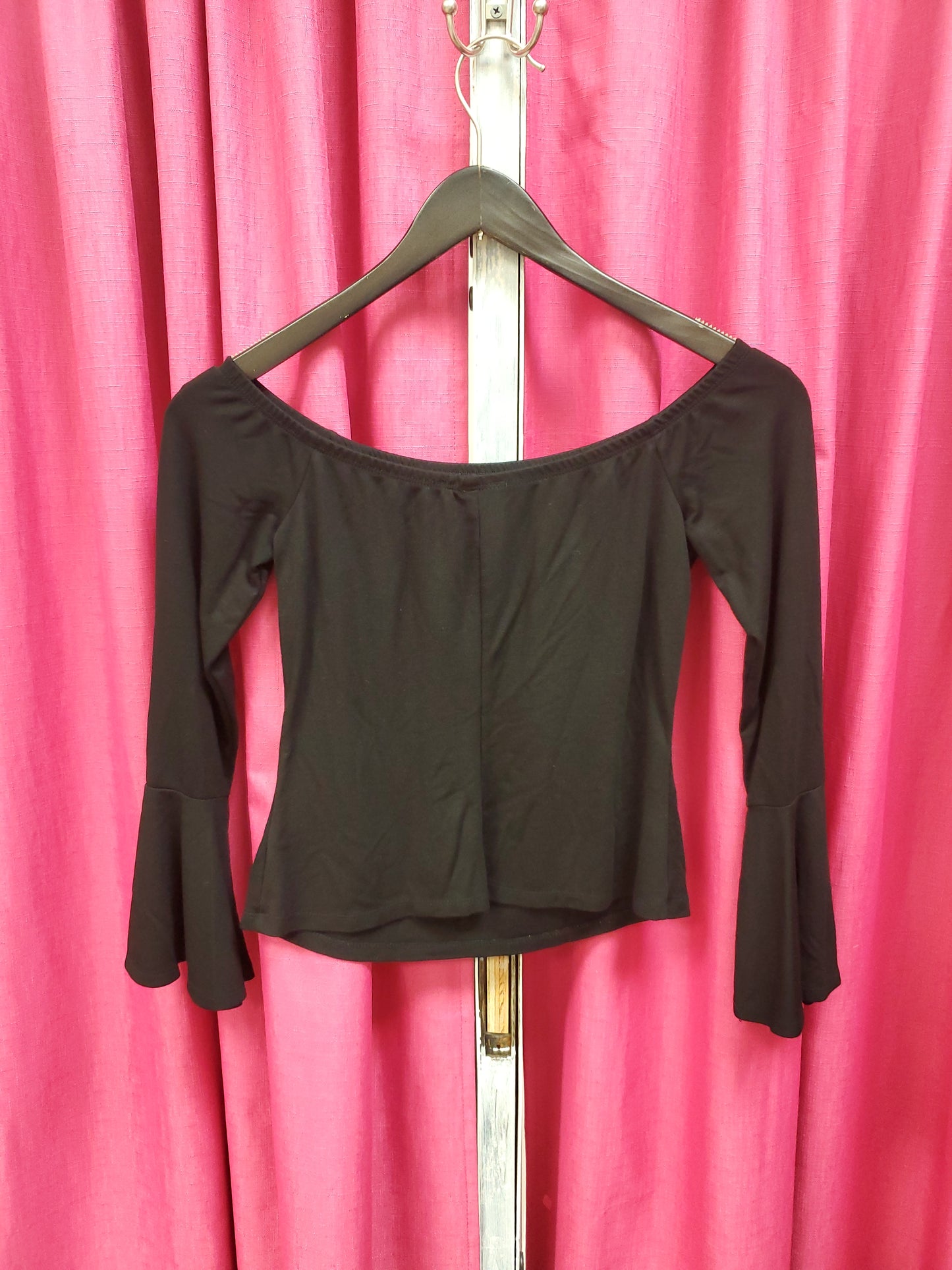 Venus Black Long Sleeve Crop. Size S. RS 37 - Scarlett's Riverside Boutique