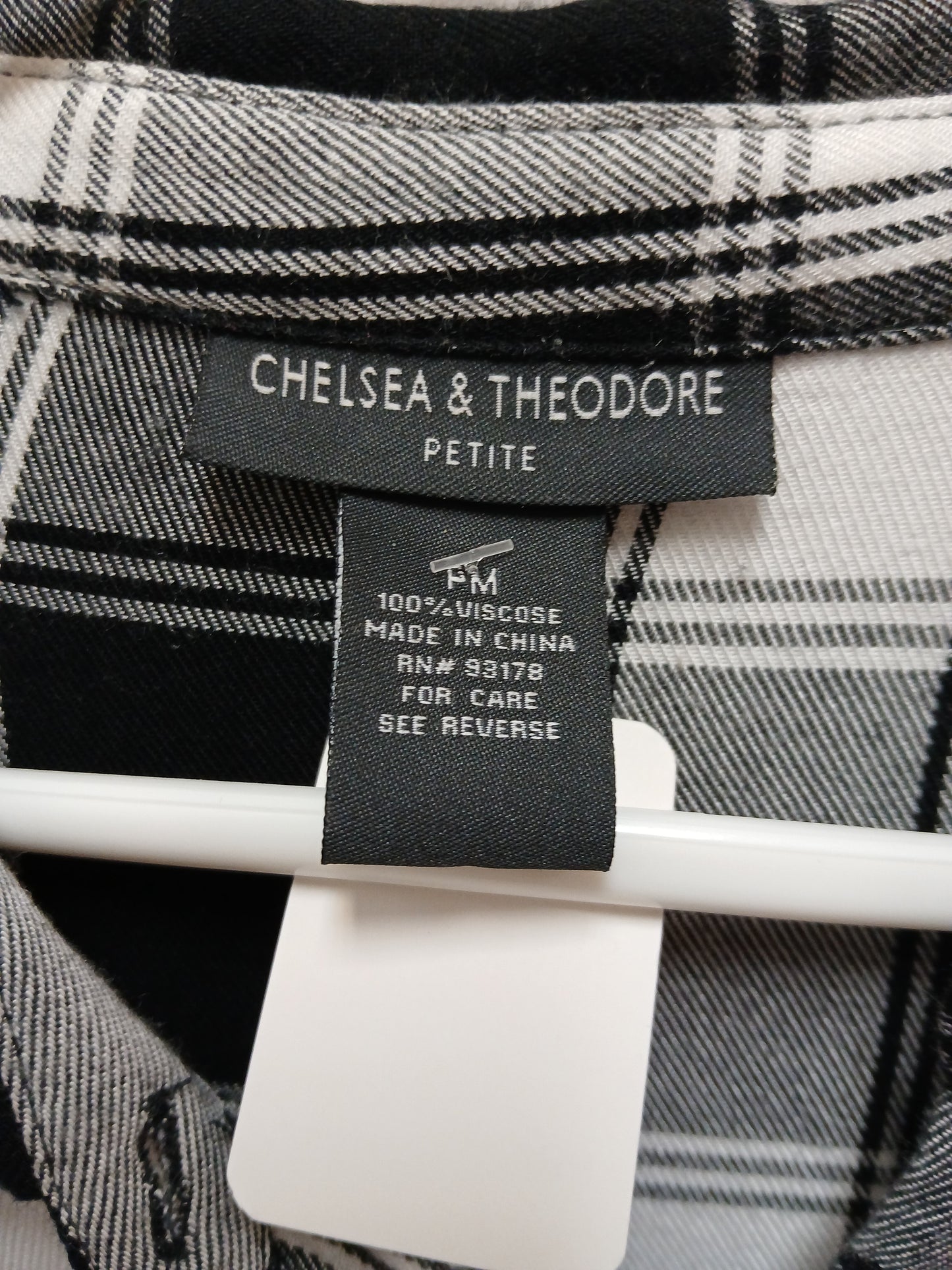 Chelsea & Theodore Flannel Size Petite Medium RS #6 - Scarlett's Riverside Boutique