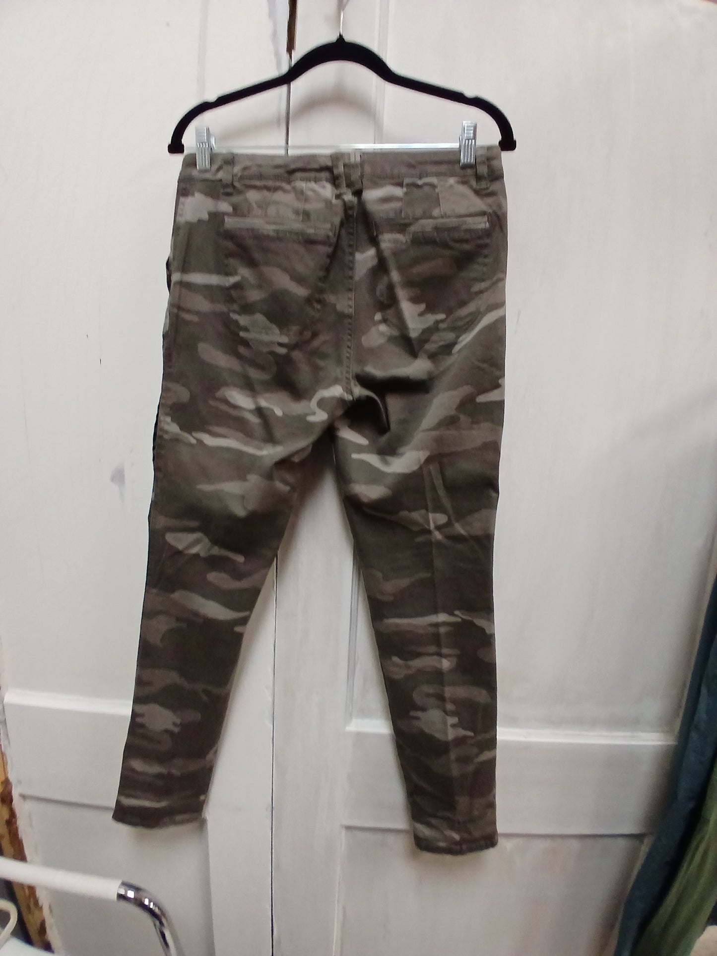 WIT&Wisdom Camo Pants Size 6 RS 87 - Scarlett's Riverside Boutique