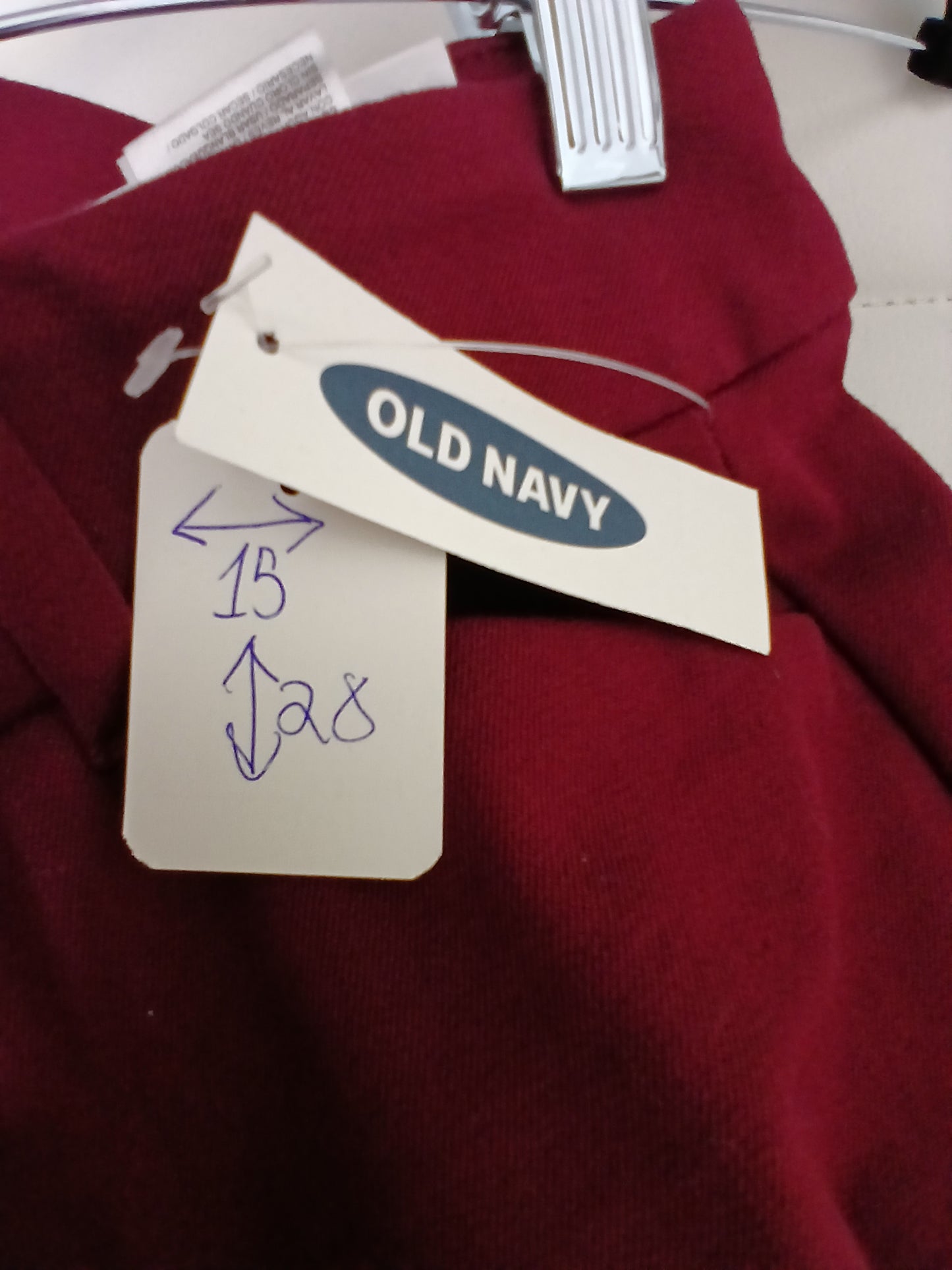 Old Navy Maroon Pixie Ankle Cut Pants Size 0 RS 37 - Scarlett's Riverside Boutique
