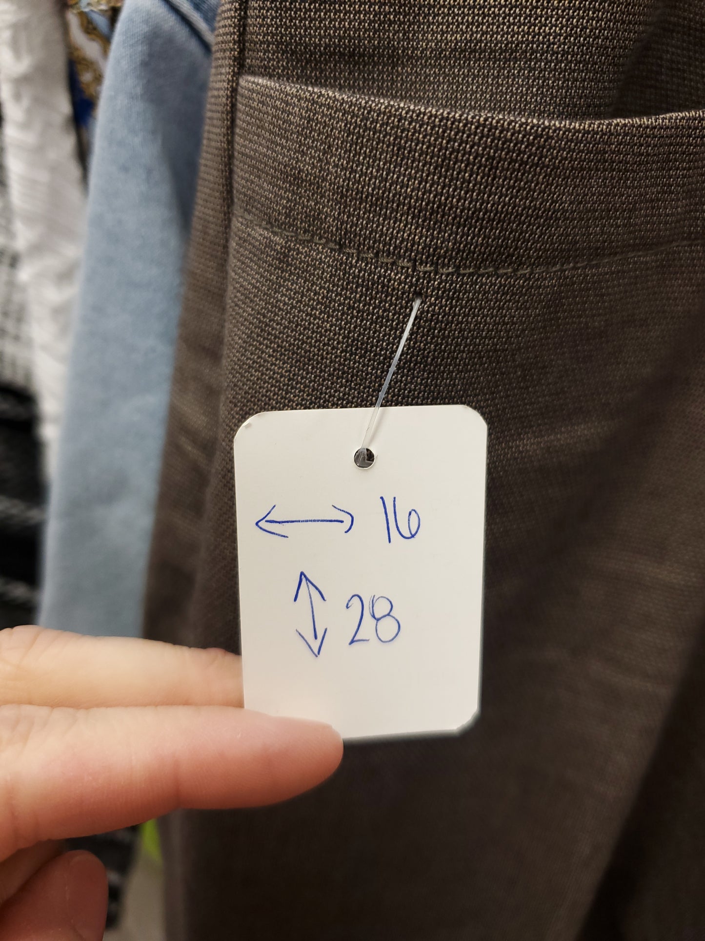 Banana Republic Pants. Size 4. RS 99 - Scarlett's Riverside Boutique