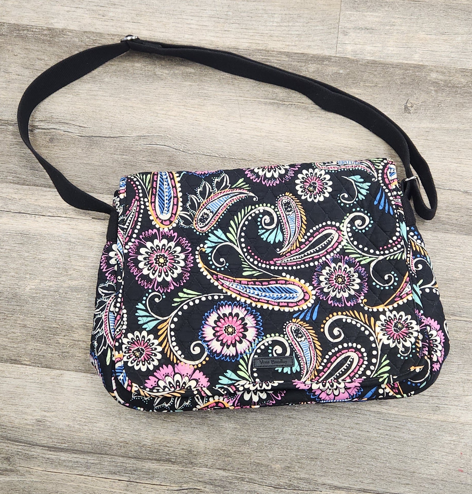 Vera Bradley Messenger Bag RS 37 - Scarlett's Riverside Boutique