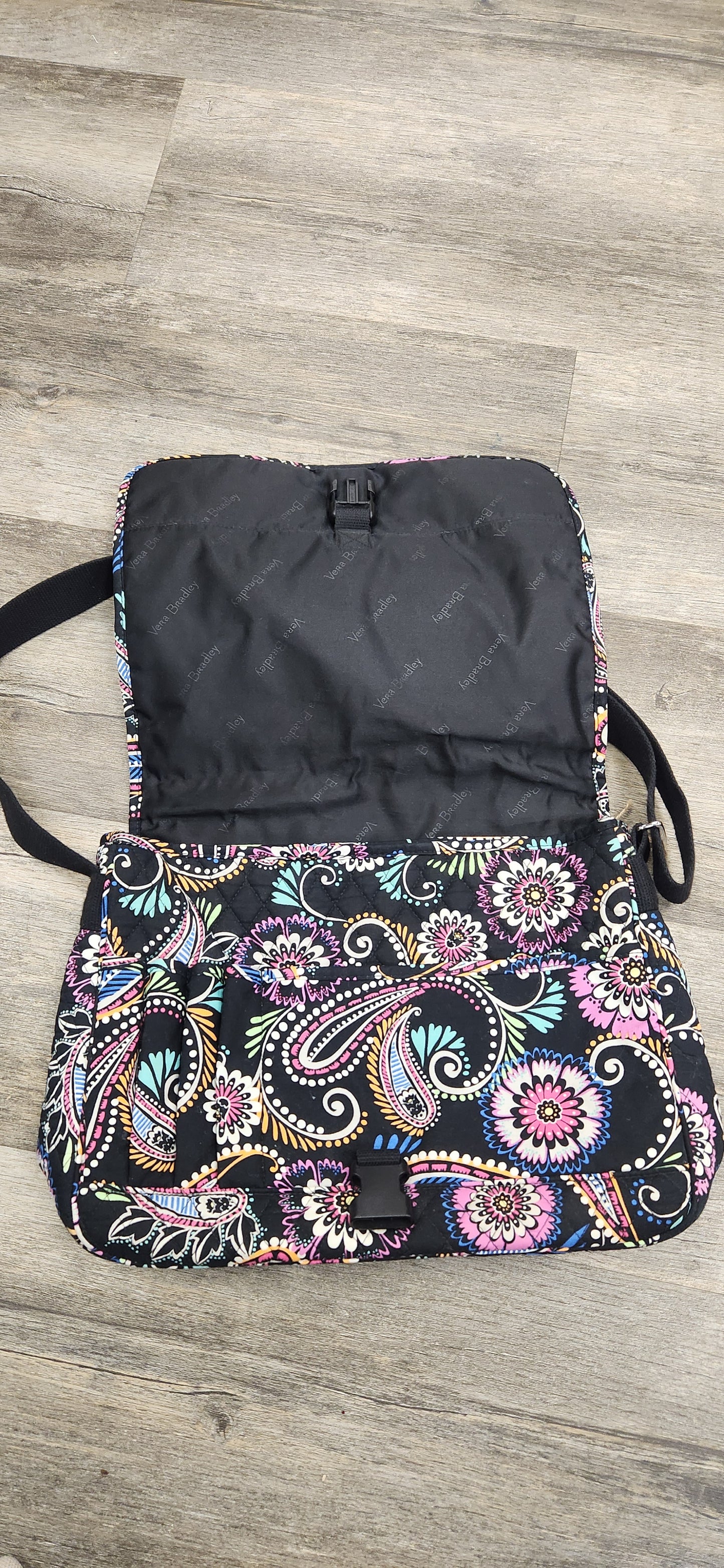 Vera Bradley Messenger Bag RS 37 - Scarlett's Riverside Boutique