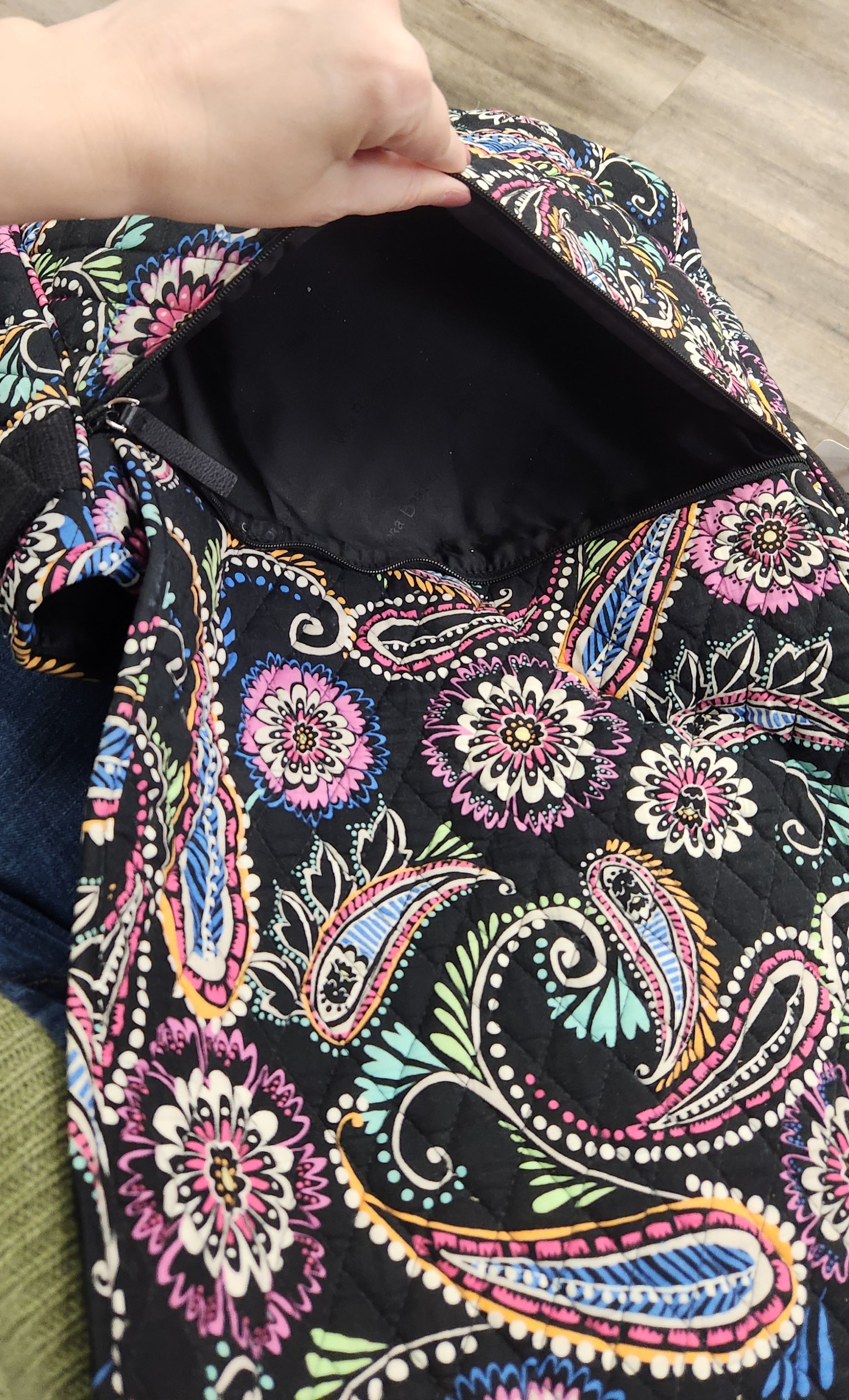 Vera Bradley Messenger Bag RS 37 - Scarlett's Riverside Boutique