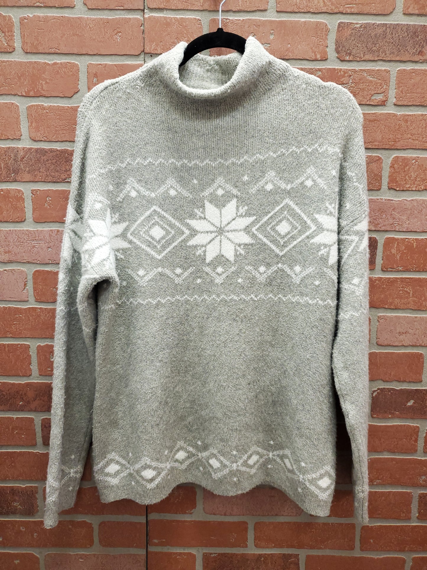 Christian Siriano Grey Winter Sweater. Size M. RS 99. - Scarlett's Riverside Boutique