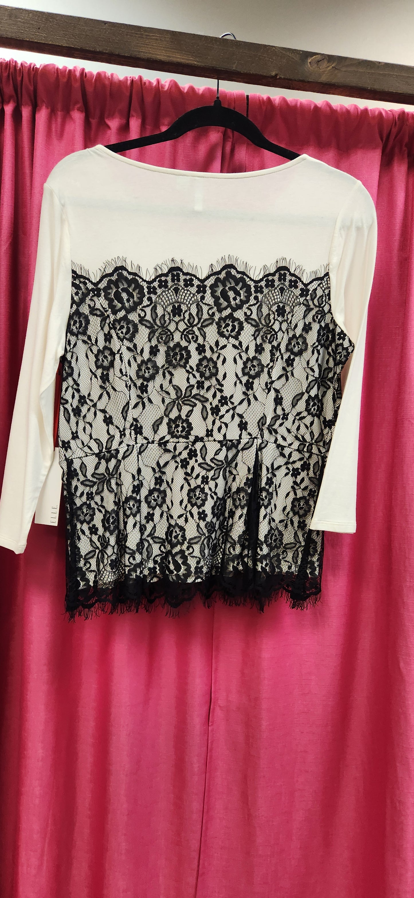 Elle Lace Blouse Size M NWT RS 31