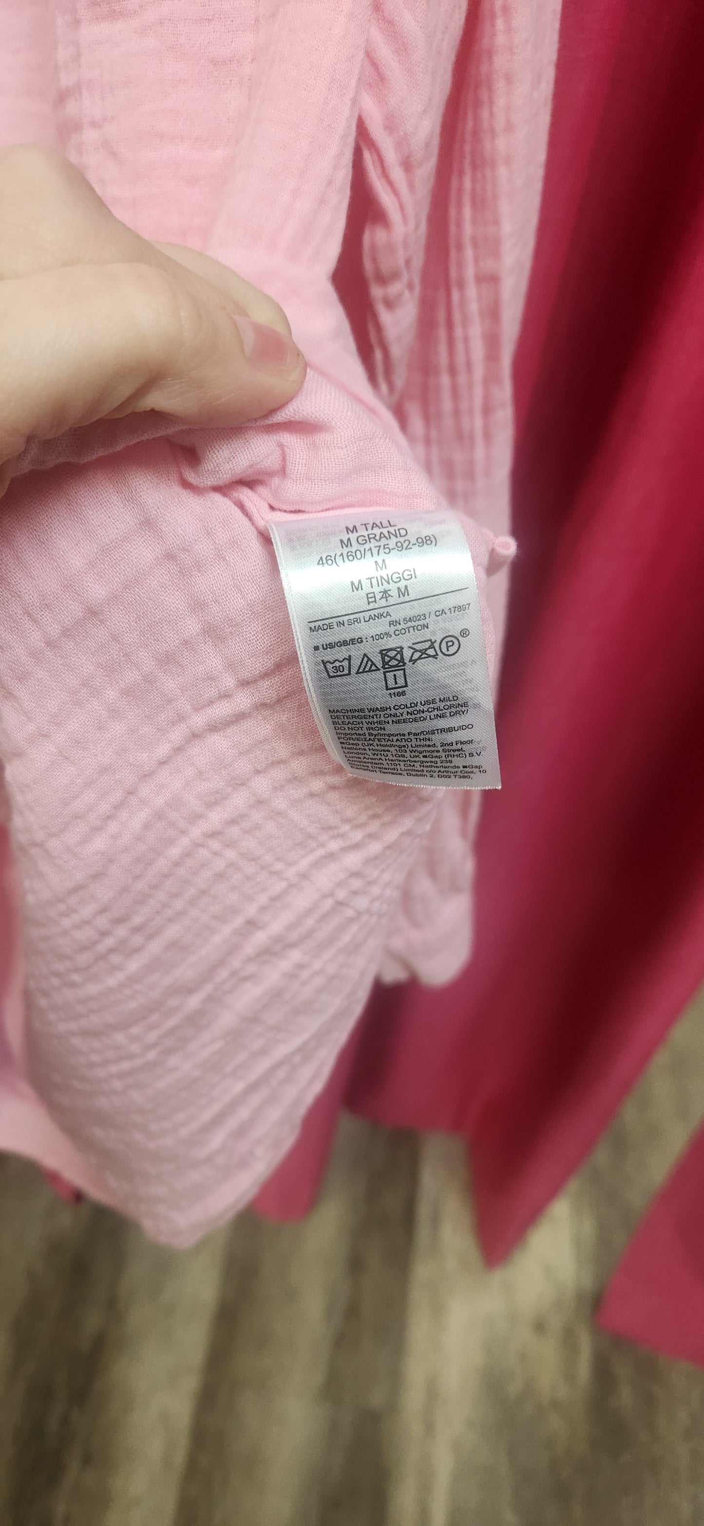 Gap Pink Button Down. Size M RS 65