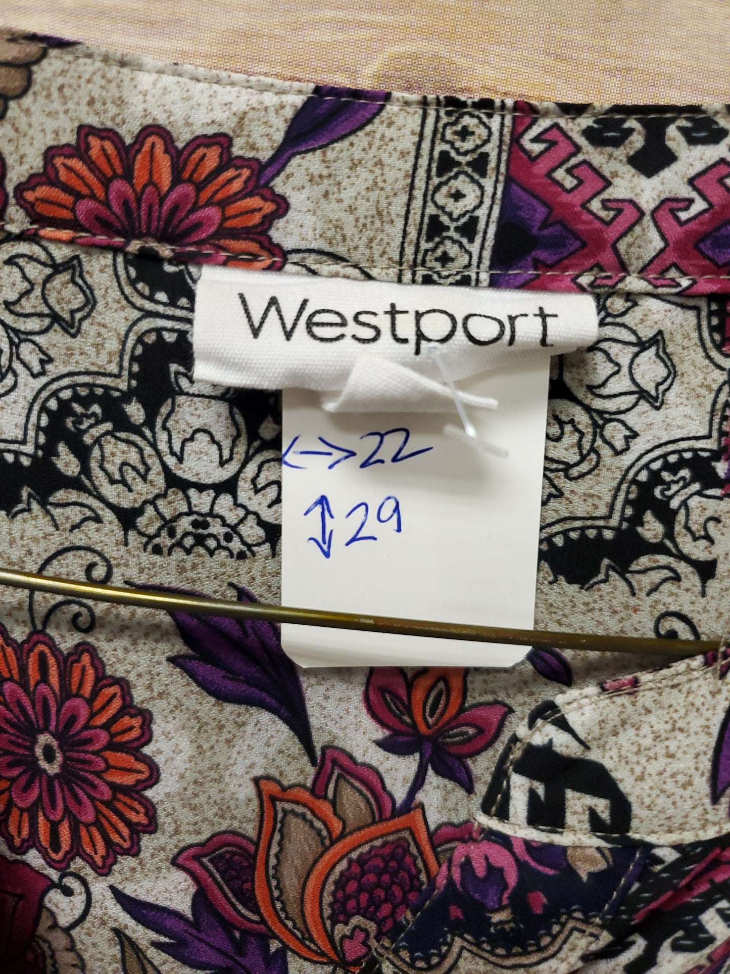 Westport Purple & Pink Floral Blouse. Size L. RS 21.