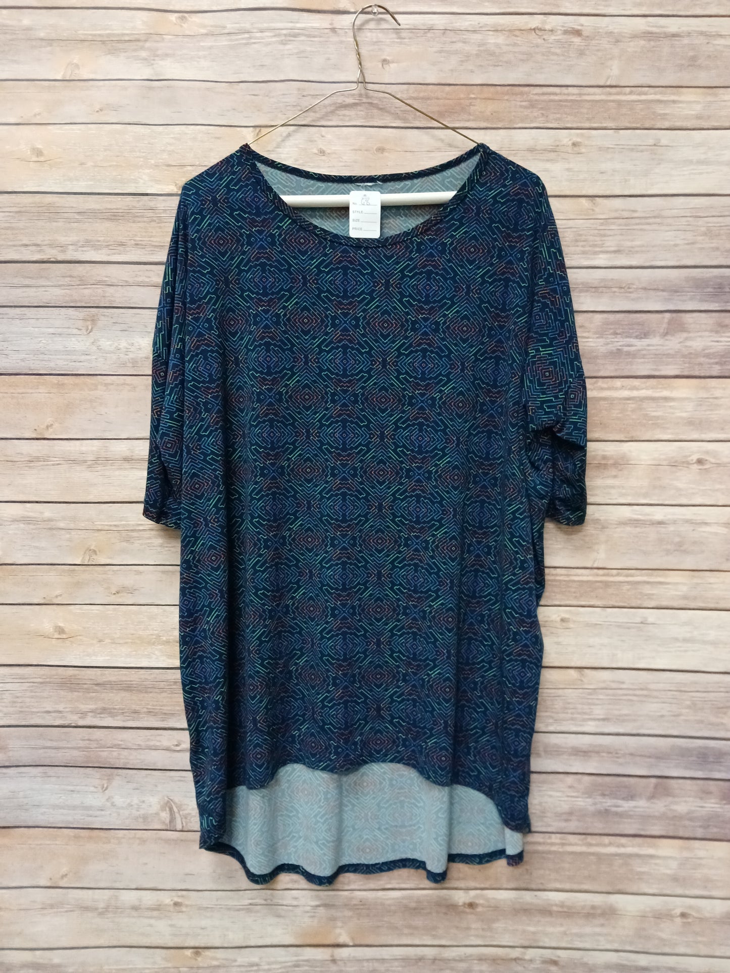 Lularoe Navy w/ multi design Blouse. Size 2x-3x. RS 68