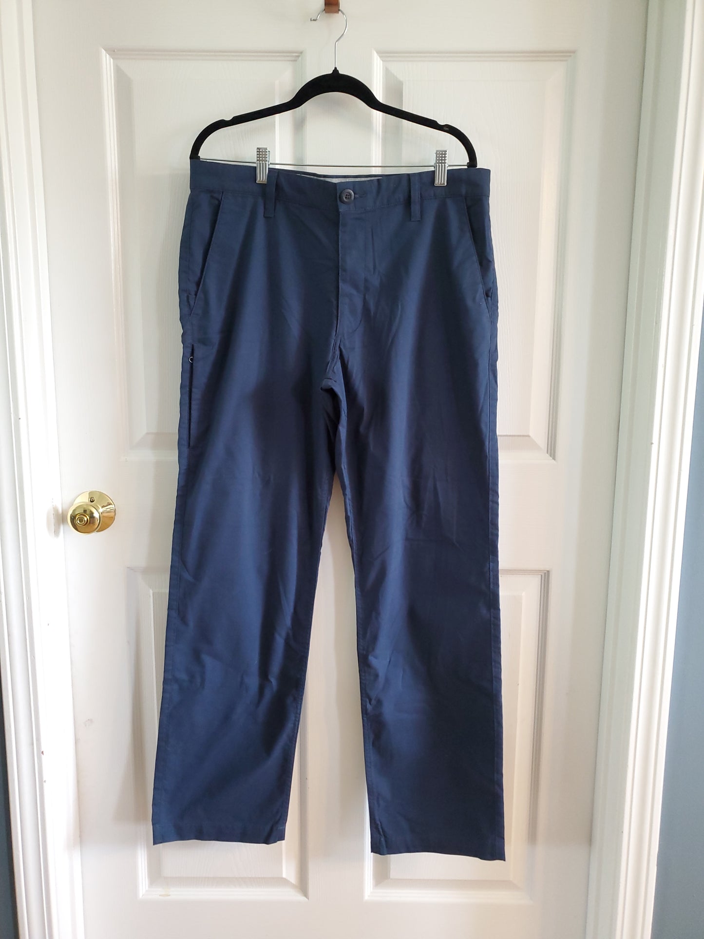 Mens Dockers Navy Pants. Size 34/32. #68