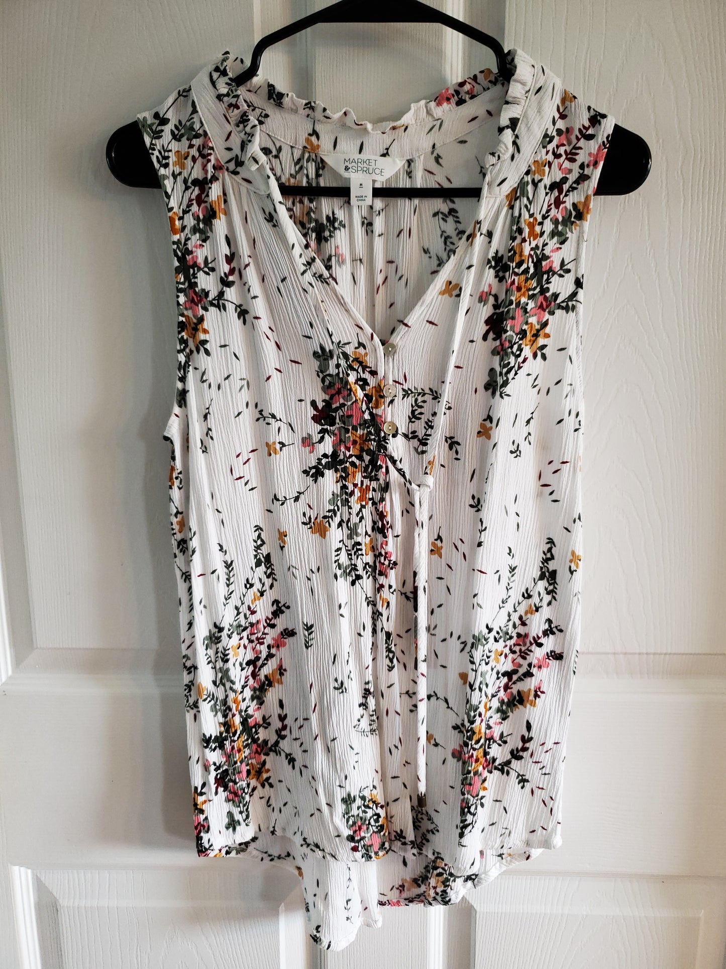Market & Spruce White with Floral Print Tank Top Blouse. Size M. NWOT. #68