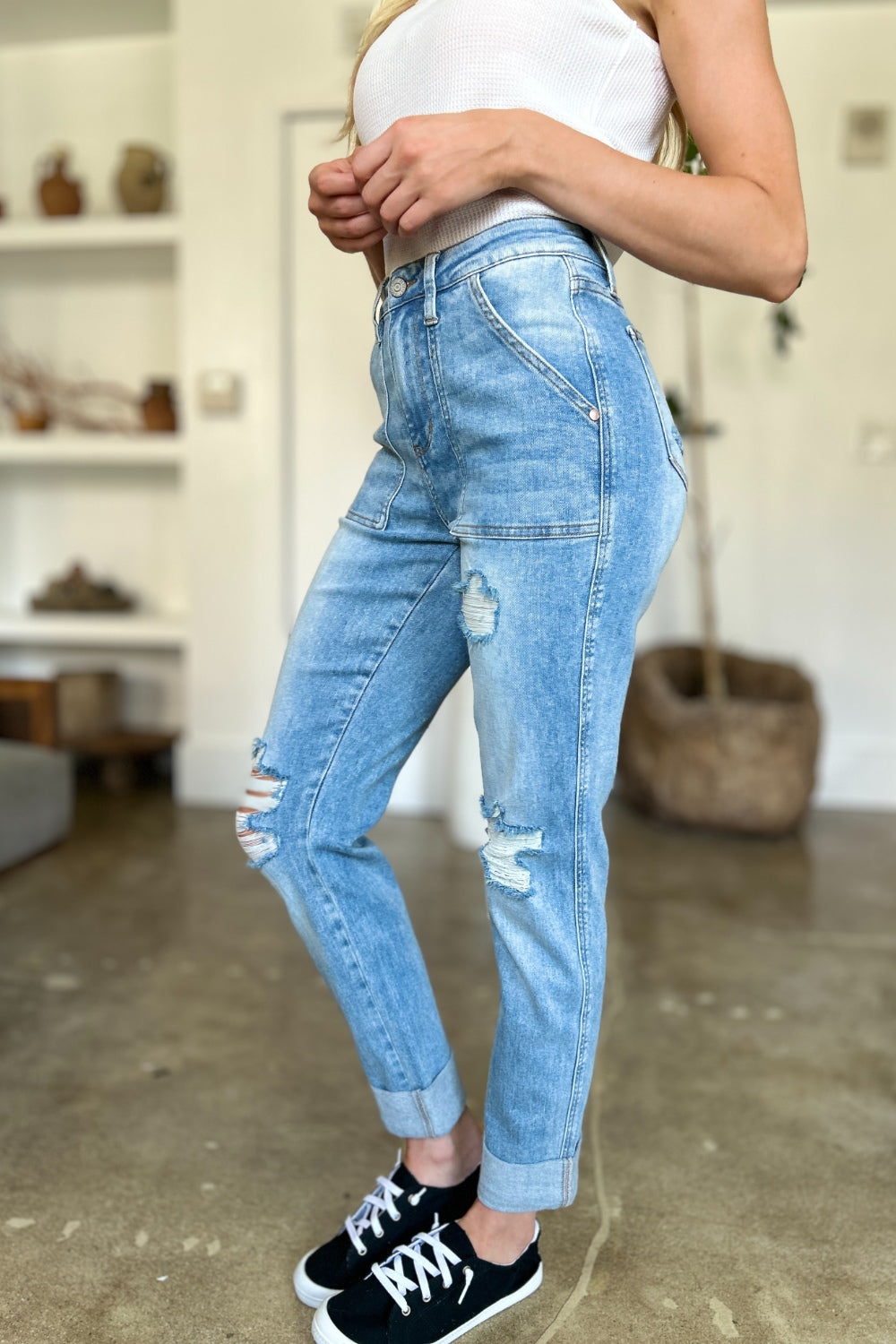 Judy Blue, Distressed Straight Jeans. Inseam 29" - Scarlett's Riverside Boutique