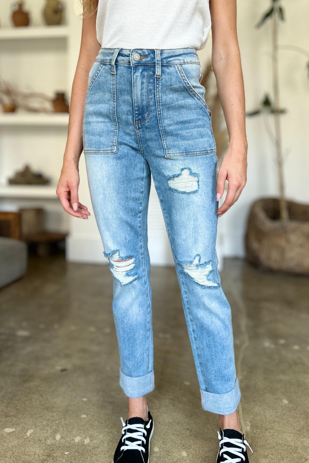 Judy Blue, Distressed Straight Jeans. Inseam 29" - Scarlett's Riverside Boutique