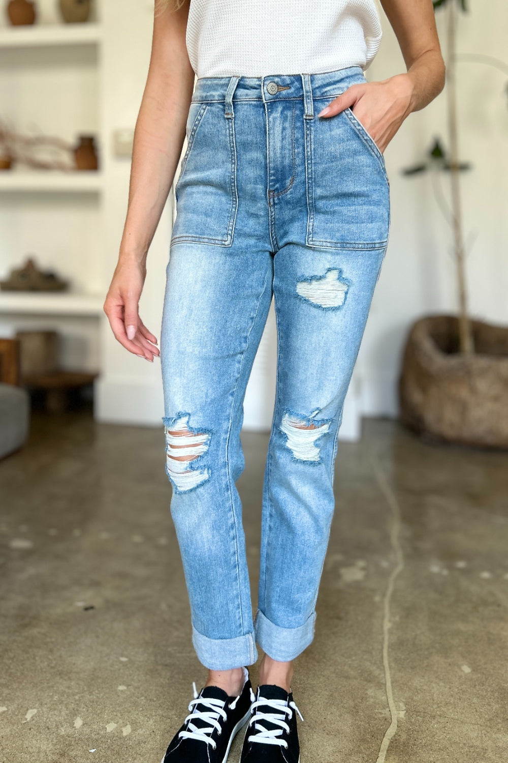 Judy Blue, Distressed Straight Jeans. Inseam 29" - Scarlett's Riverside Boutique