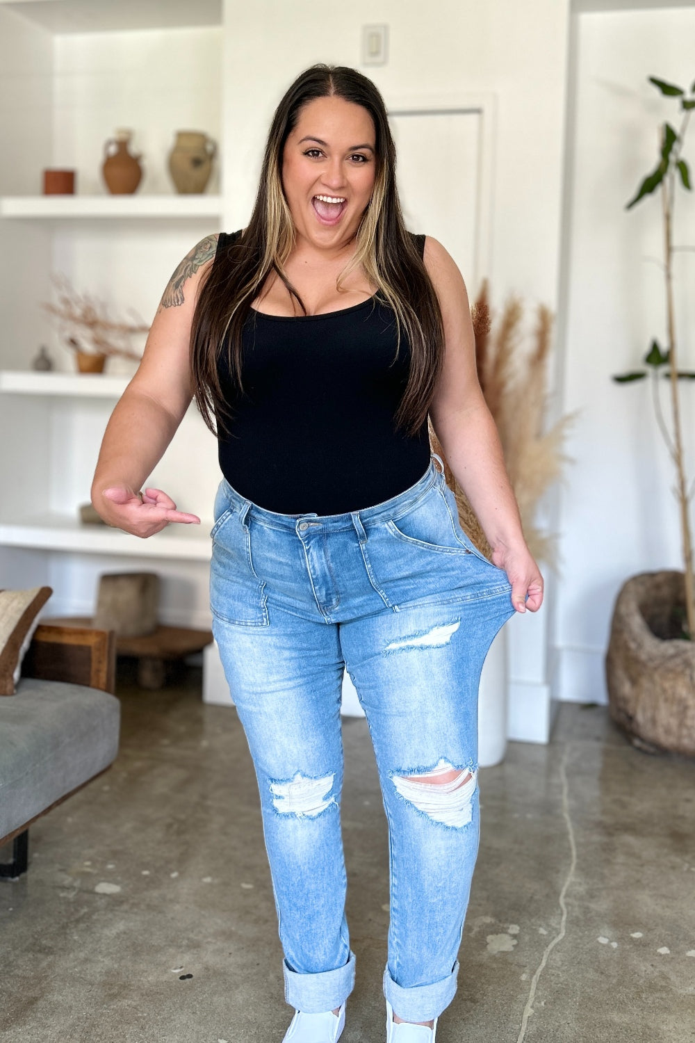 Judy Blue, Distressed Straight Jeans. Inseam 29" - Scarlett's Riverside Boutique