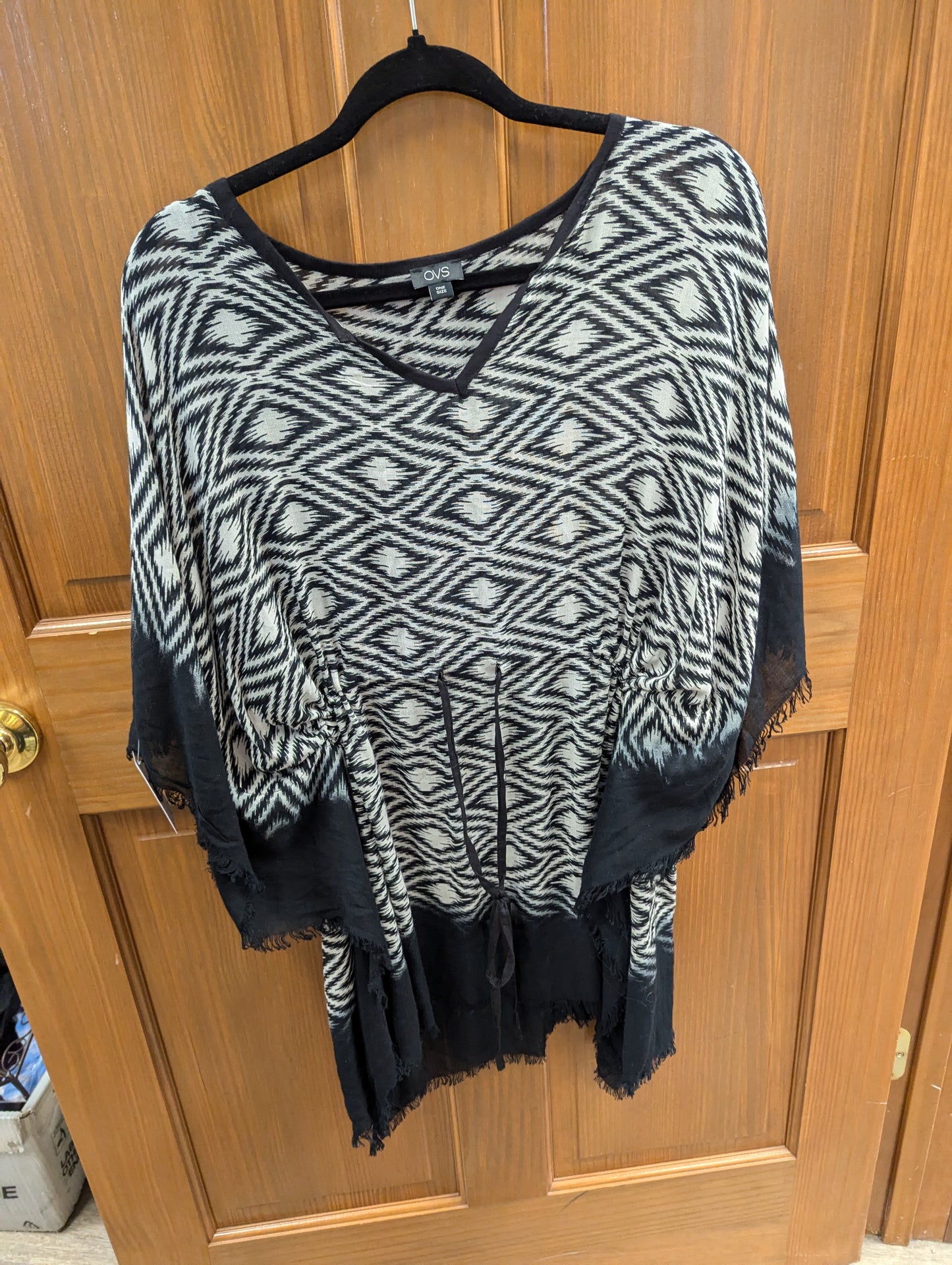 Black and white kimono - Scarlett's Riverside Boutique