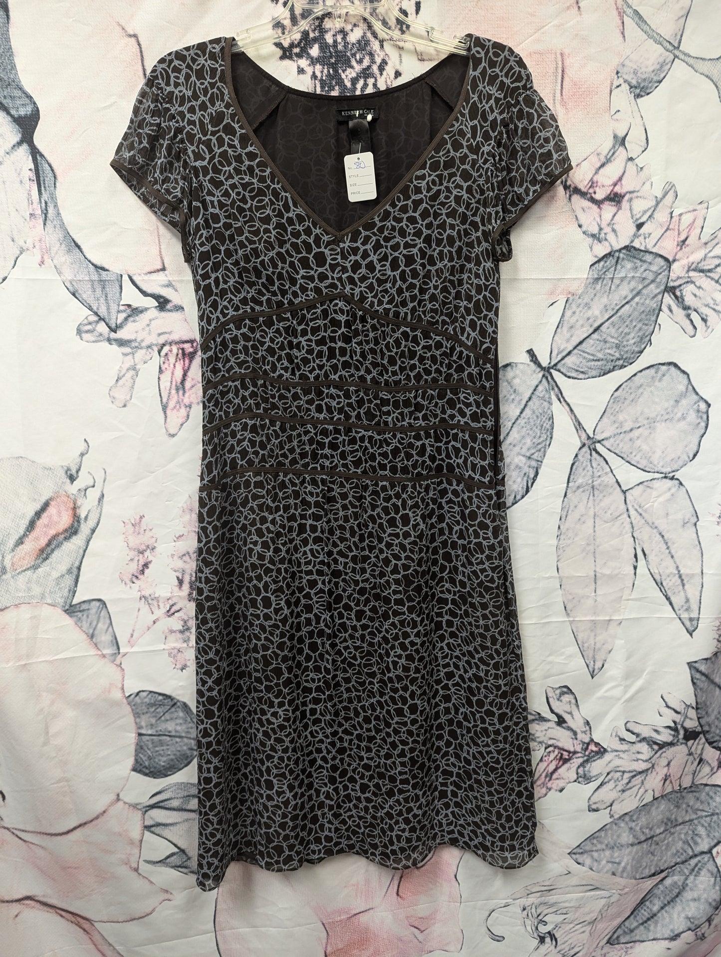 Kenneth Cole midi dress RS 80, size 6 - Scarlett's Riverside Boutique