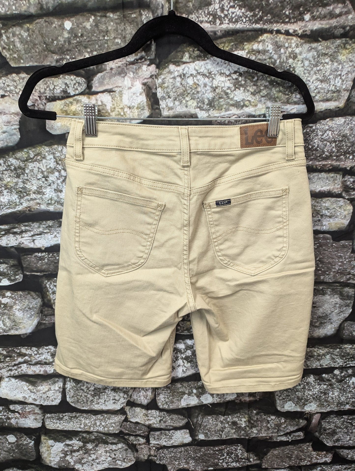 Lee Bermuda shorts. Size 8M RS 22 - Scarlett's Riverside Boutique