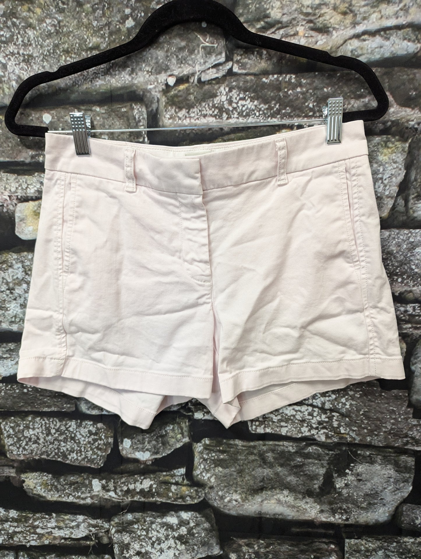 J Crew light pink shorts. 97% cotton. Size 4. RS 65 - Scarlett's Riverside Boutique