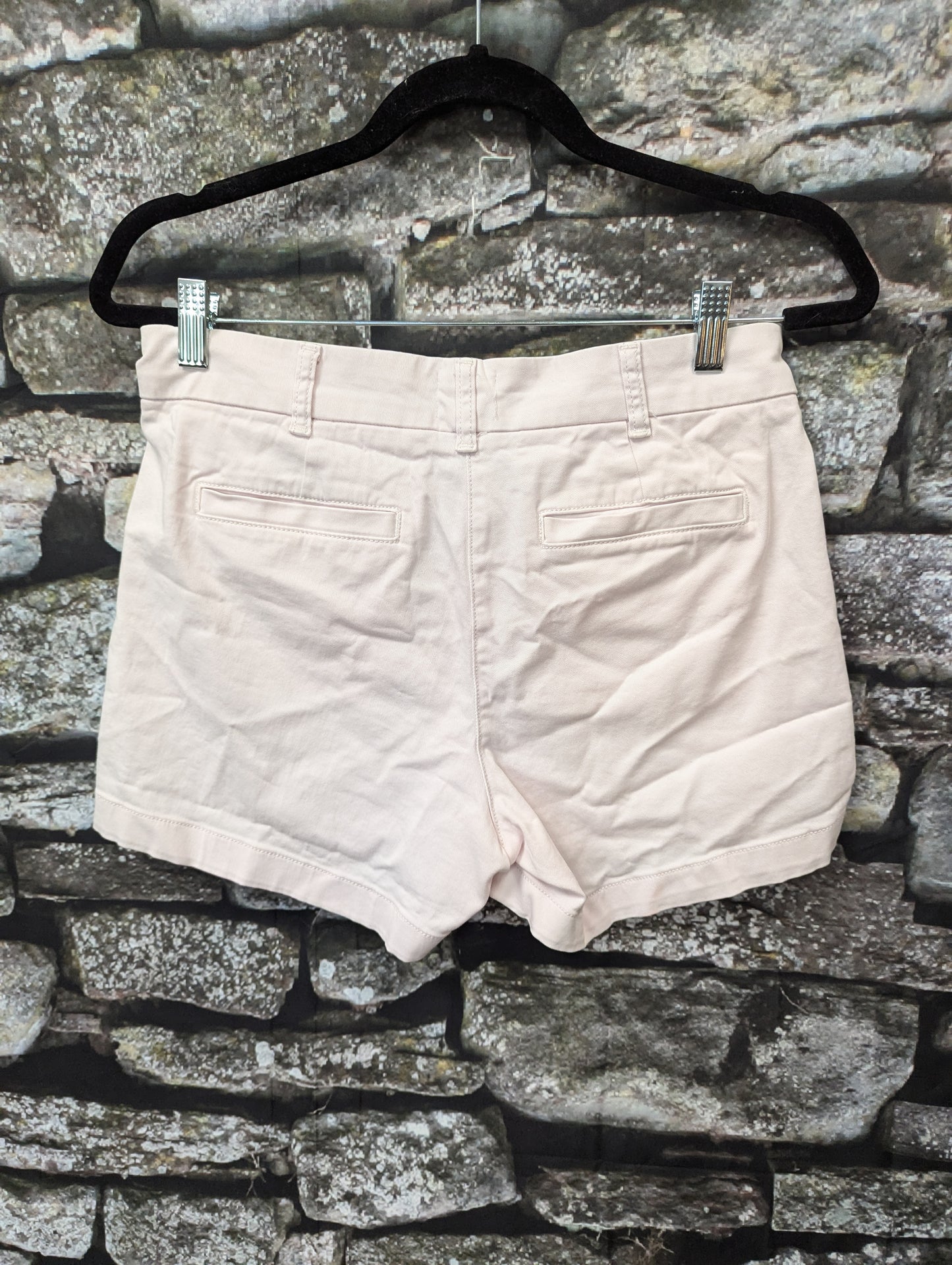 J Crew light pink shorts. 97% cotton. Size 4. RS 65 - Scarlett's Riverside Boutique