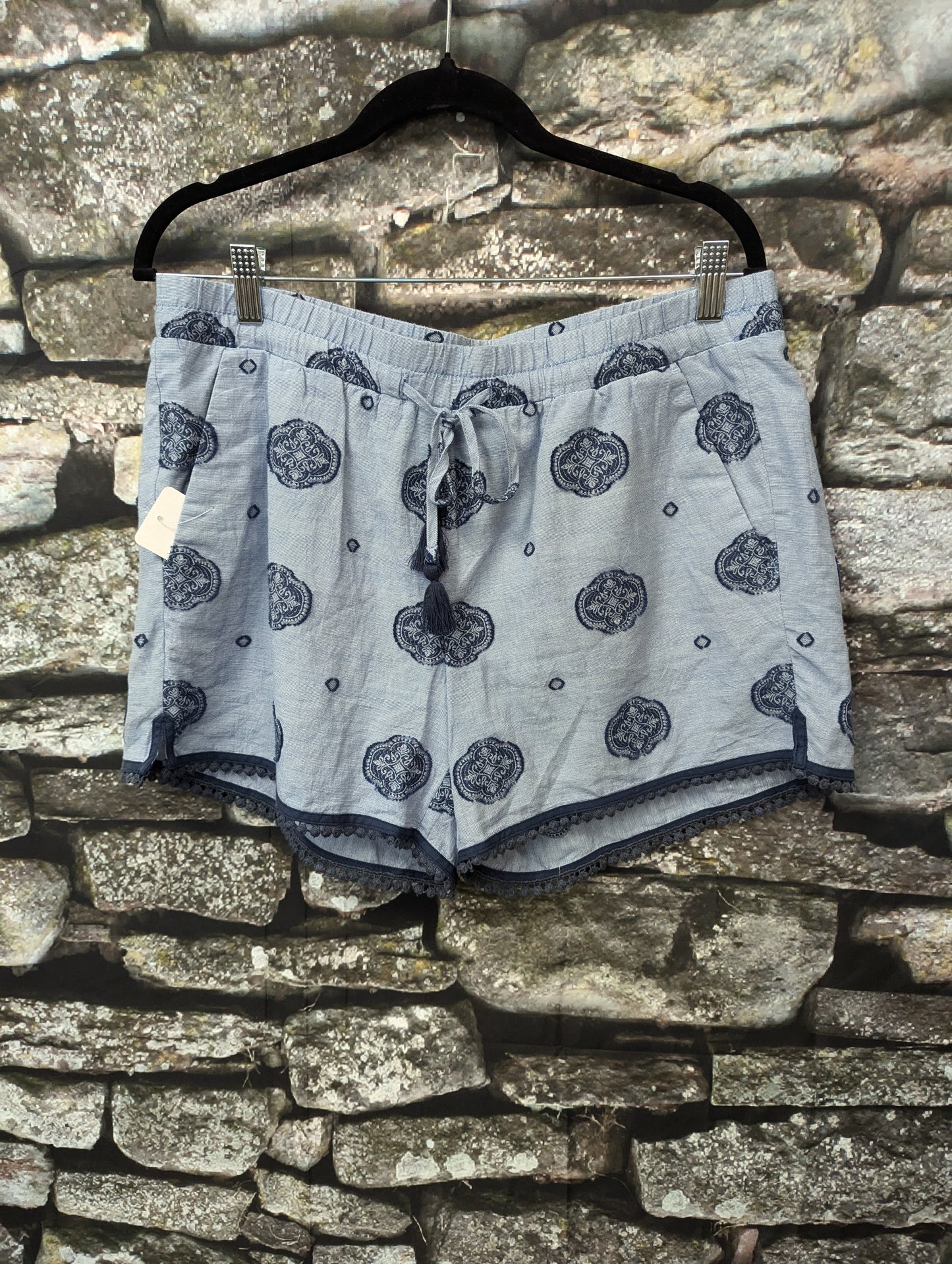 Loft blue linen shorts, size M. RS 1 - Scarlett's Riverside Boutique