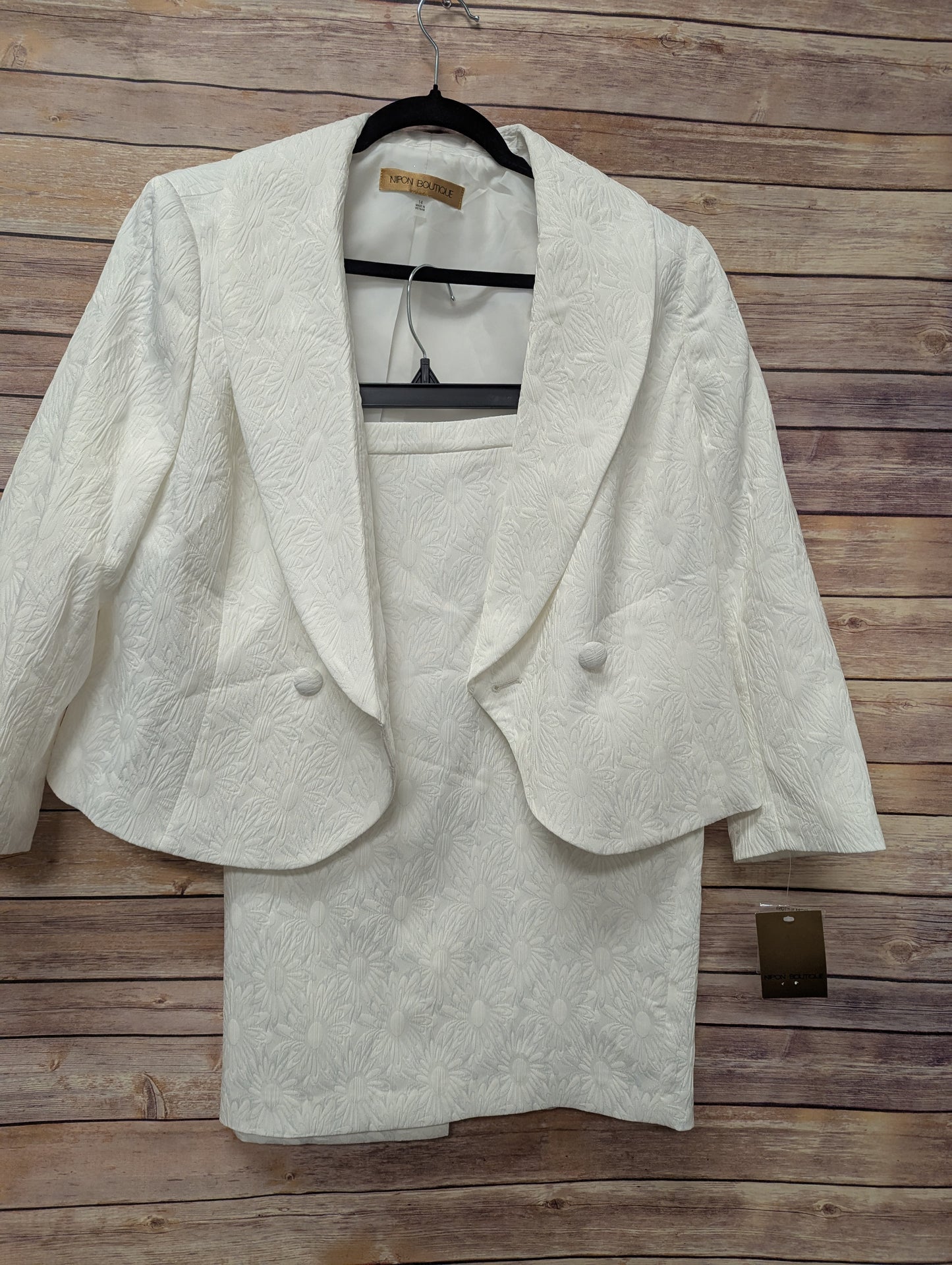 NWTs, white Nipon Boutique Women's Floral-Jacquard Jacket & Pencil Skirt Suit. Size 14. RS 97