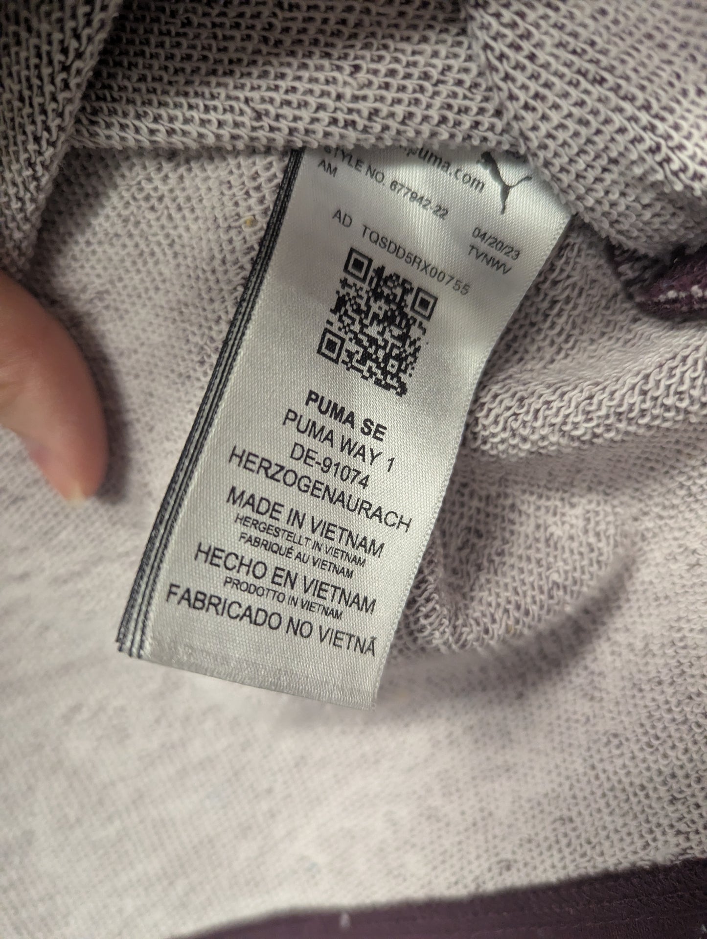 Puma live in cotton, French terry crew neck. Size XS. 97