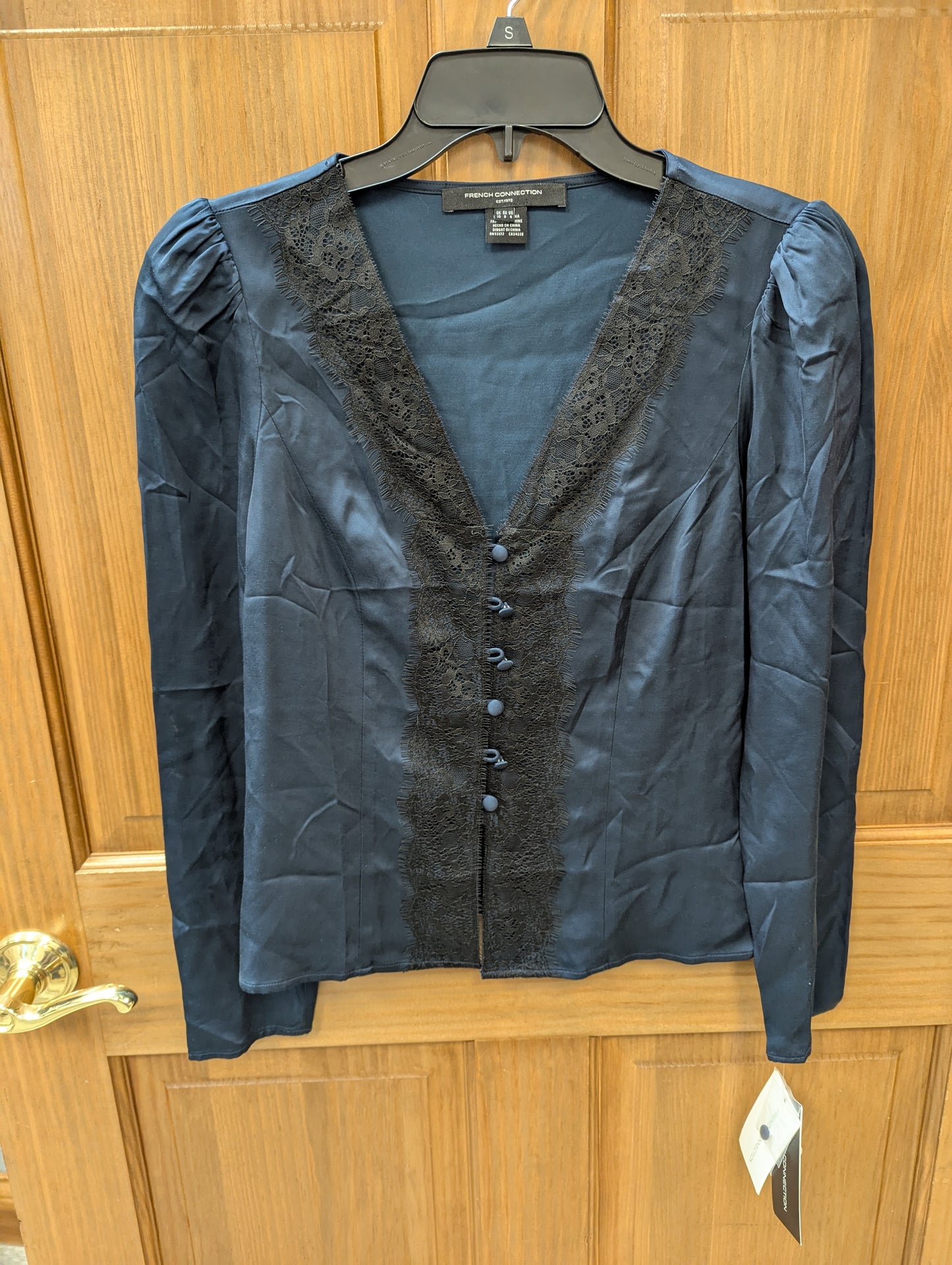 French connection, Ennis Satin Lace V-Neck Blouse. Size 6. #97