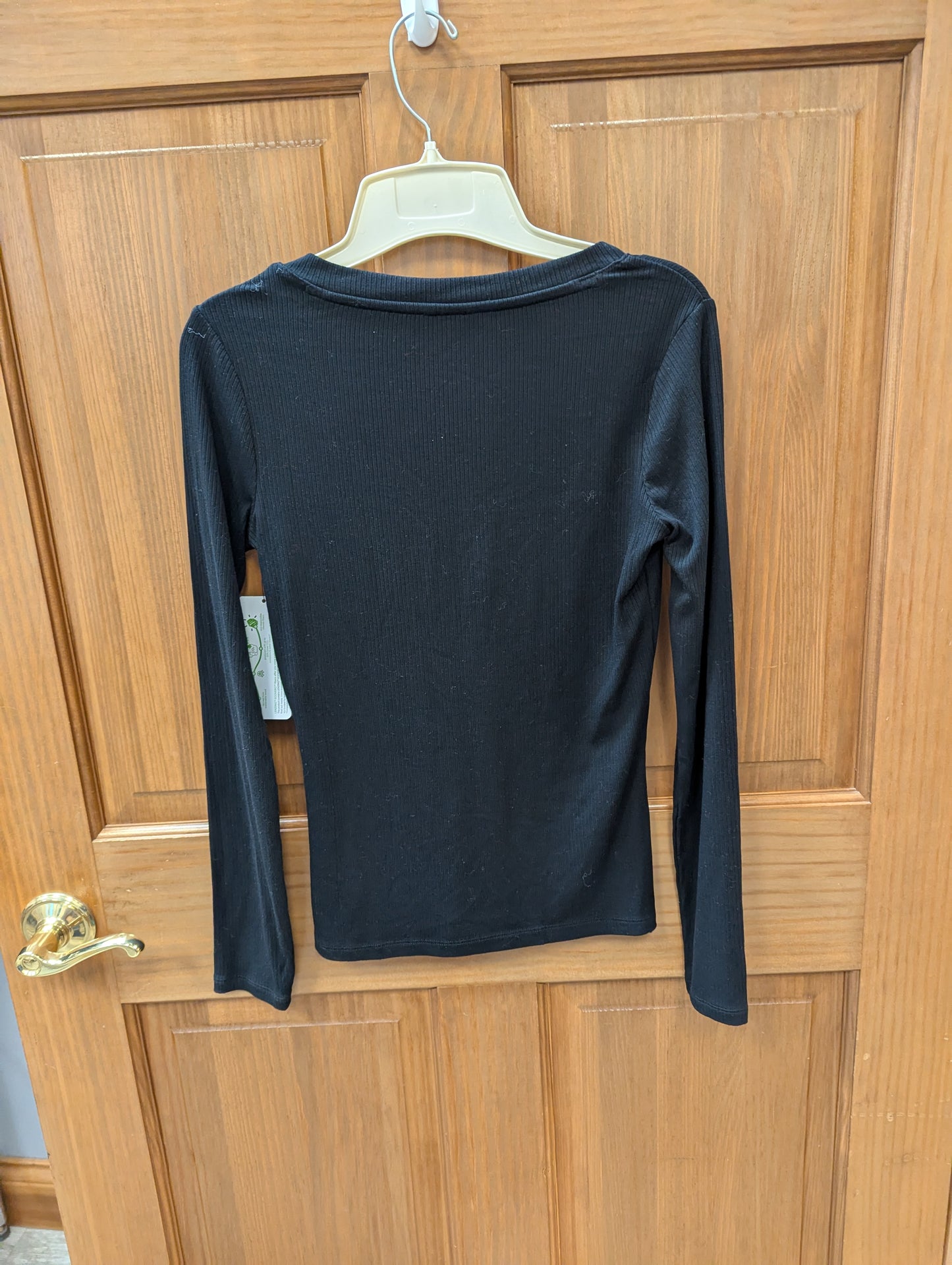 GUESS
Women's Kyla, cotton Ribbed Henley Long-Sleeve Top. Size M. #97