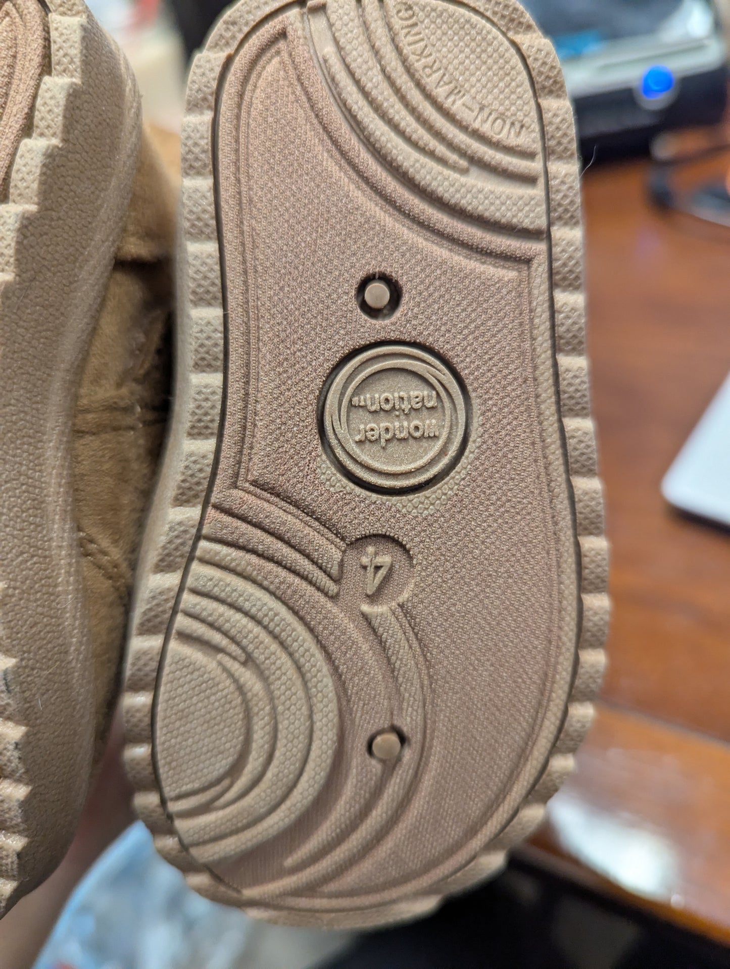 Wonder nation kids snow boots. Size 4. #97