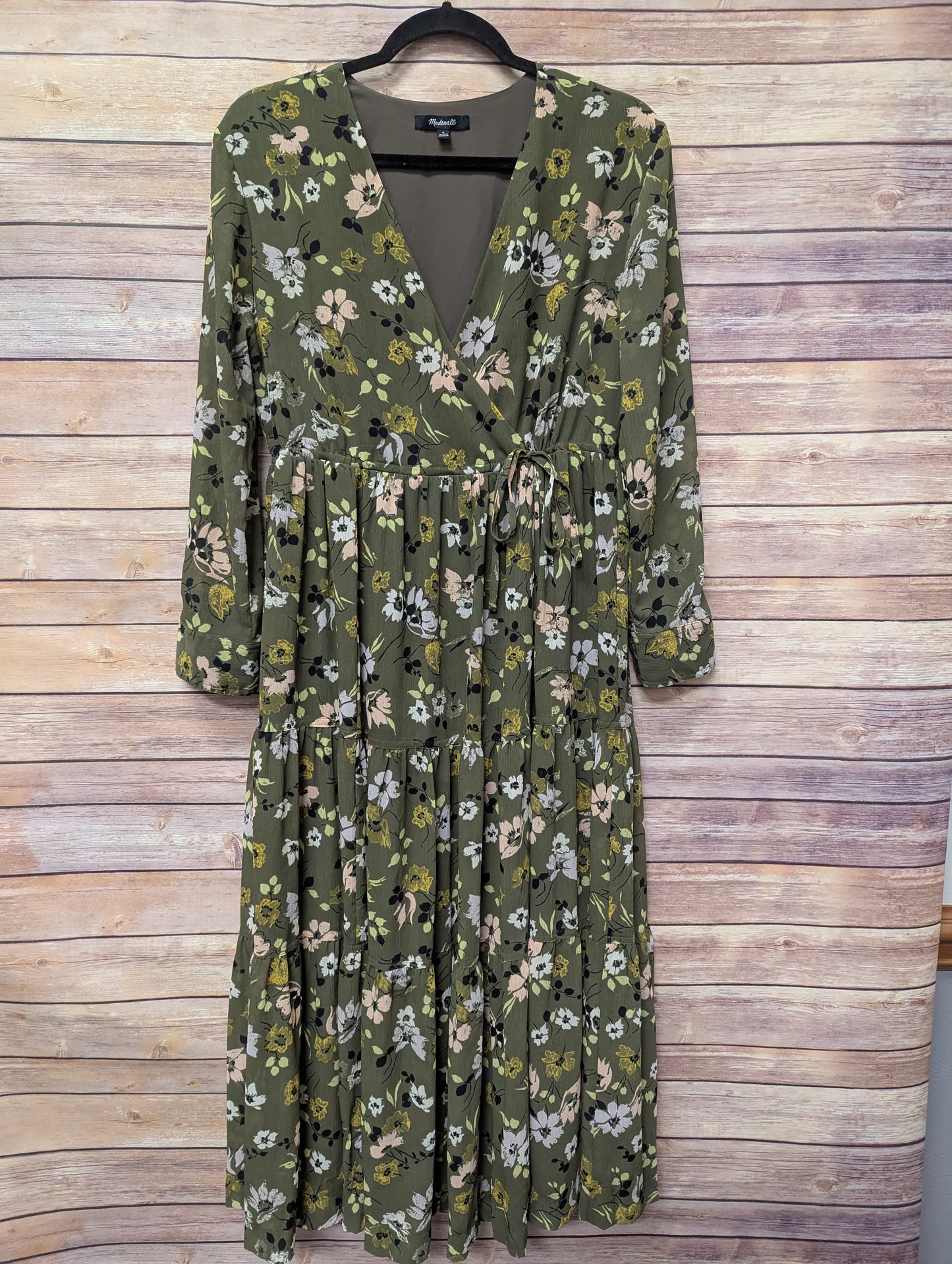 Green floral midi dress. Size S