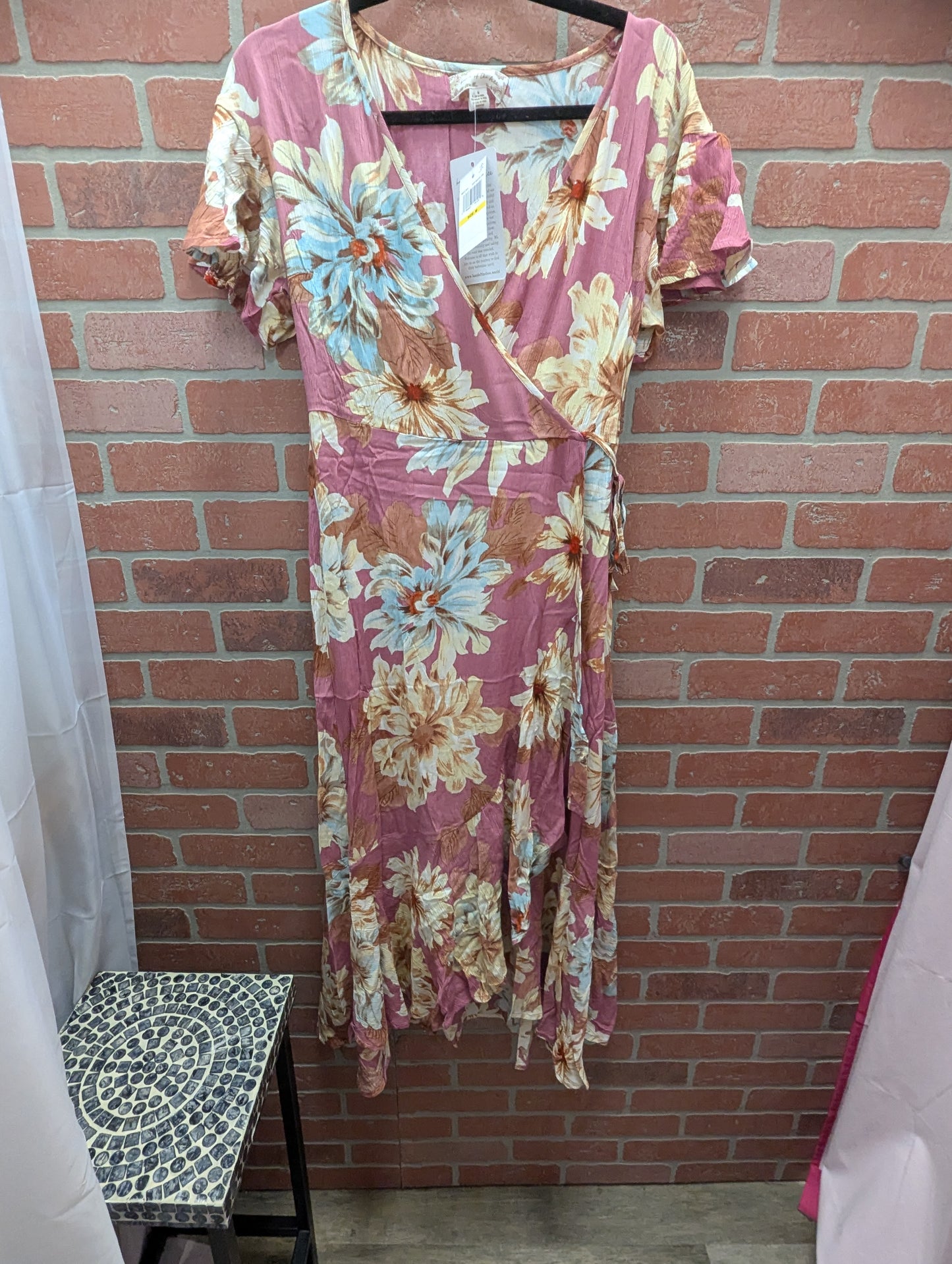 Free people pink floral wrap dress. Size M #99