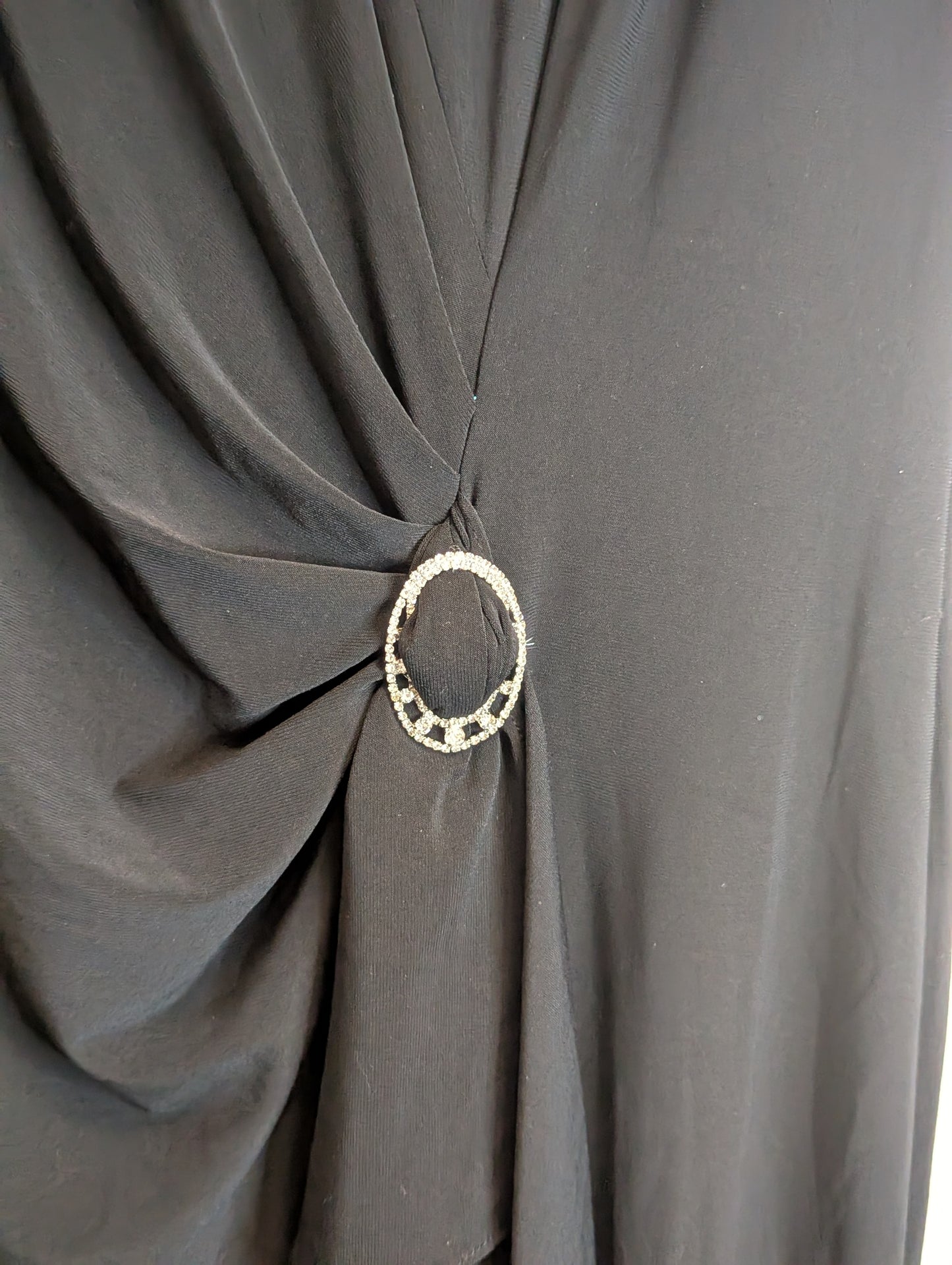 Betsy & Adam Women's Cocktail Dress Size 8 Black Sleeveless Ruffled Sheath. #97 MO