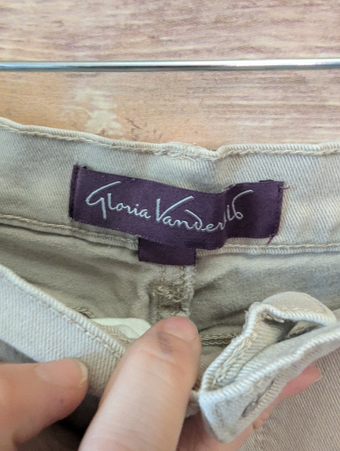 Gloria Vanderbilt Beige Amanda Jeans. Sz 30/31