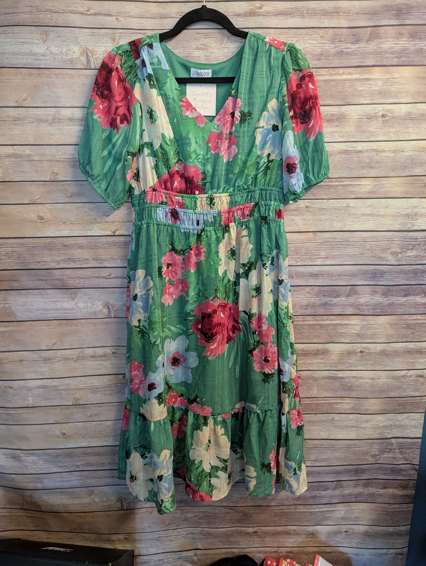 NWTs Floral midi dress sz M