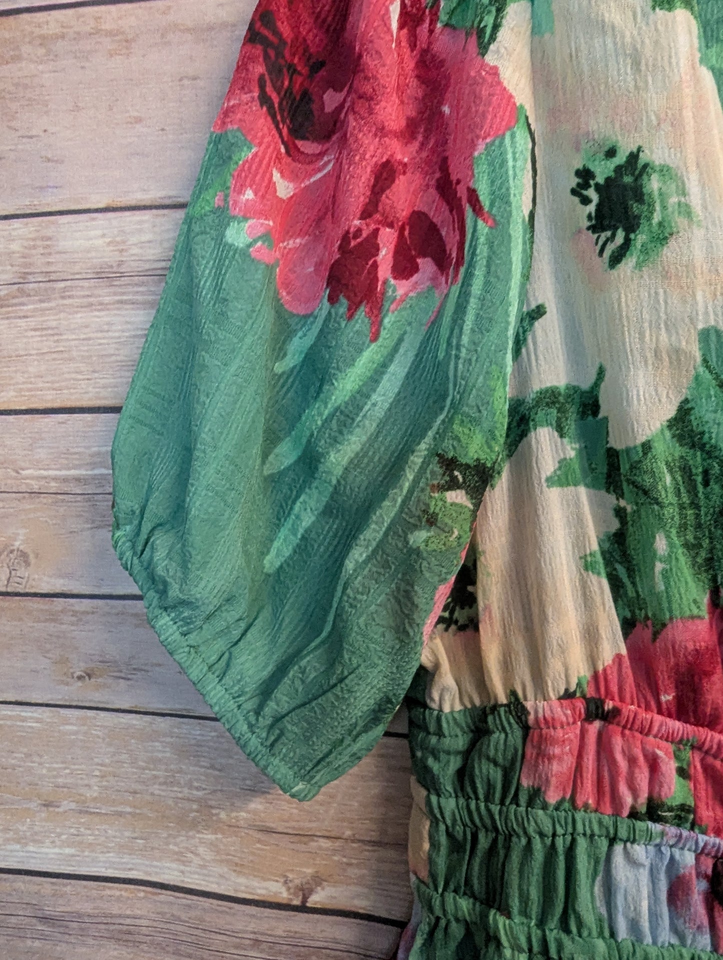 NWTs Floral midi dress sz M