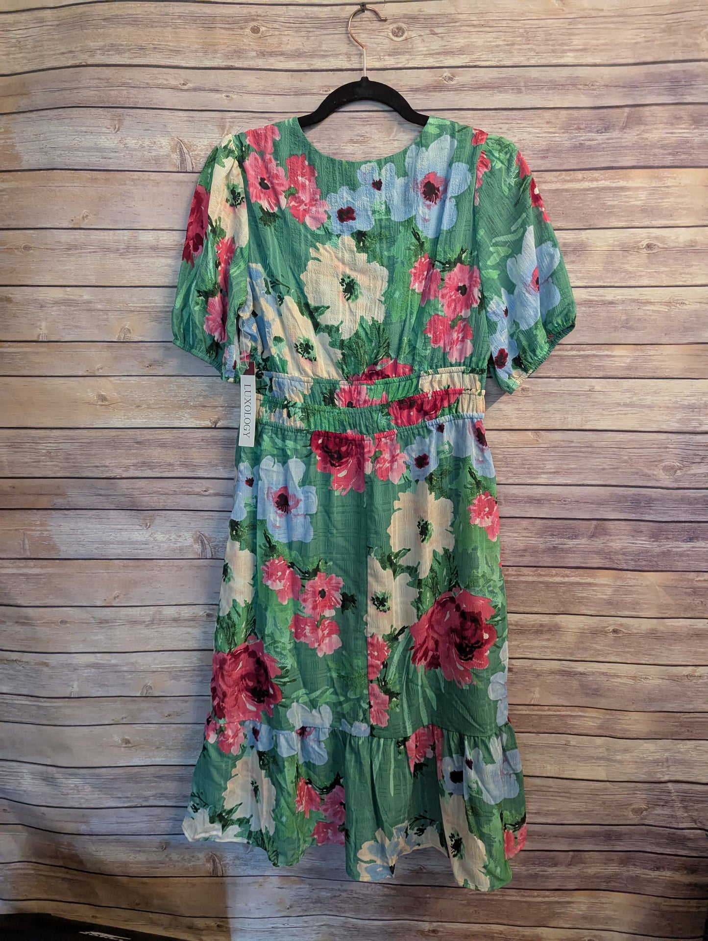 NWTs Floral midi dress sz M