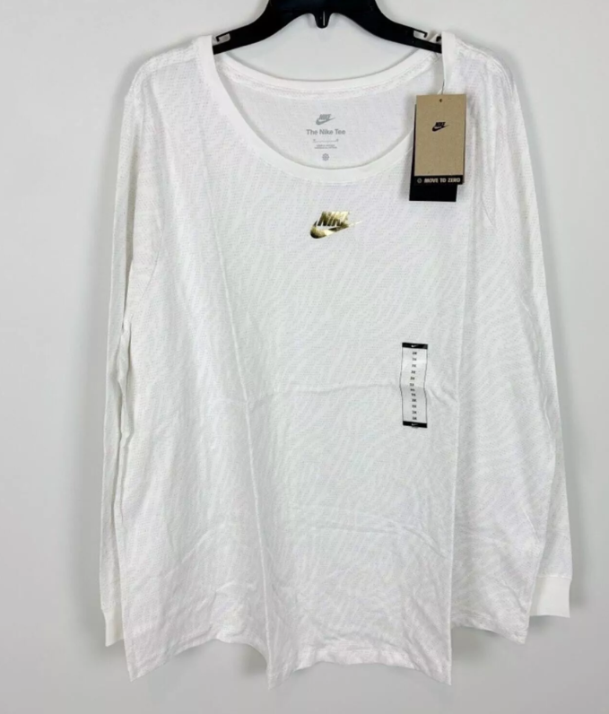 NWTs, Nike Plus Size Sportswear Essentials, Long-Sleeve Top, White 3xl. RS 97