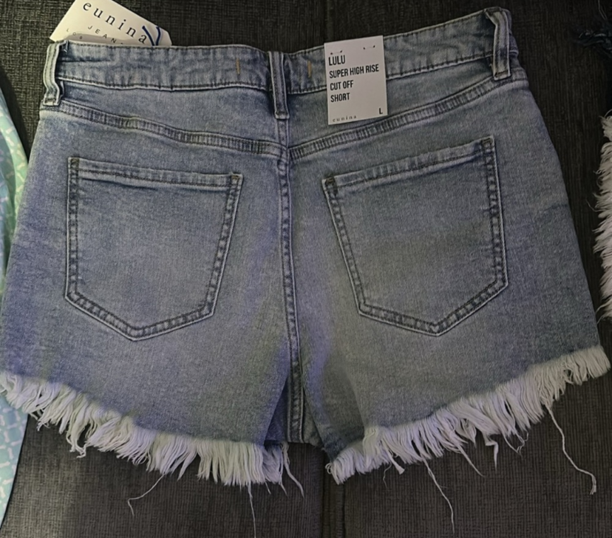 Lulu high rise shorts size L