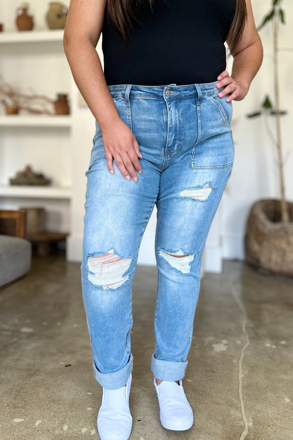 Judy Blue, Distressed Straight Jeans. Inseam 29" - Scarlett's Riverside Boutique
